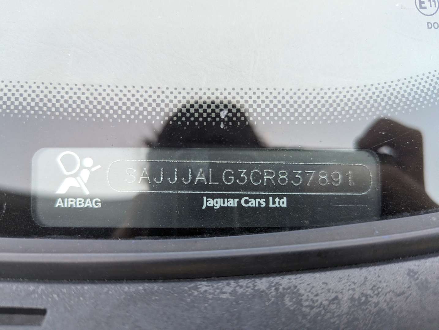 <p>1998 JAGUAR XJ8 3.2 AUTO</p>