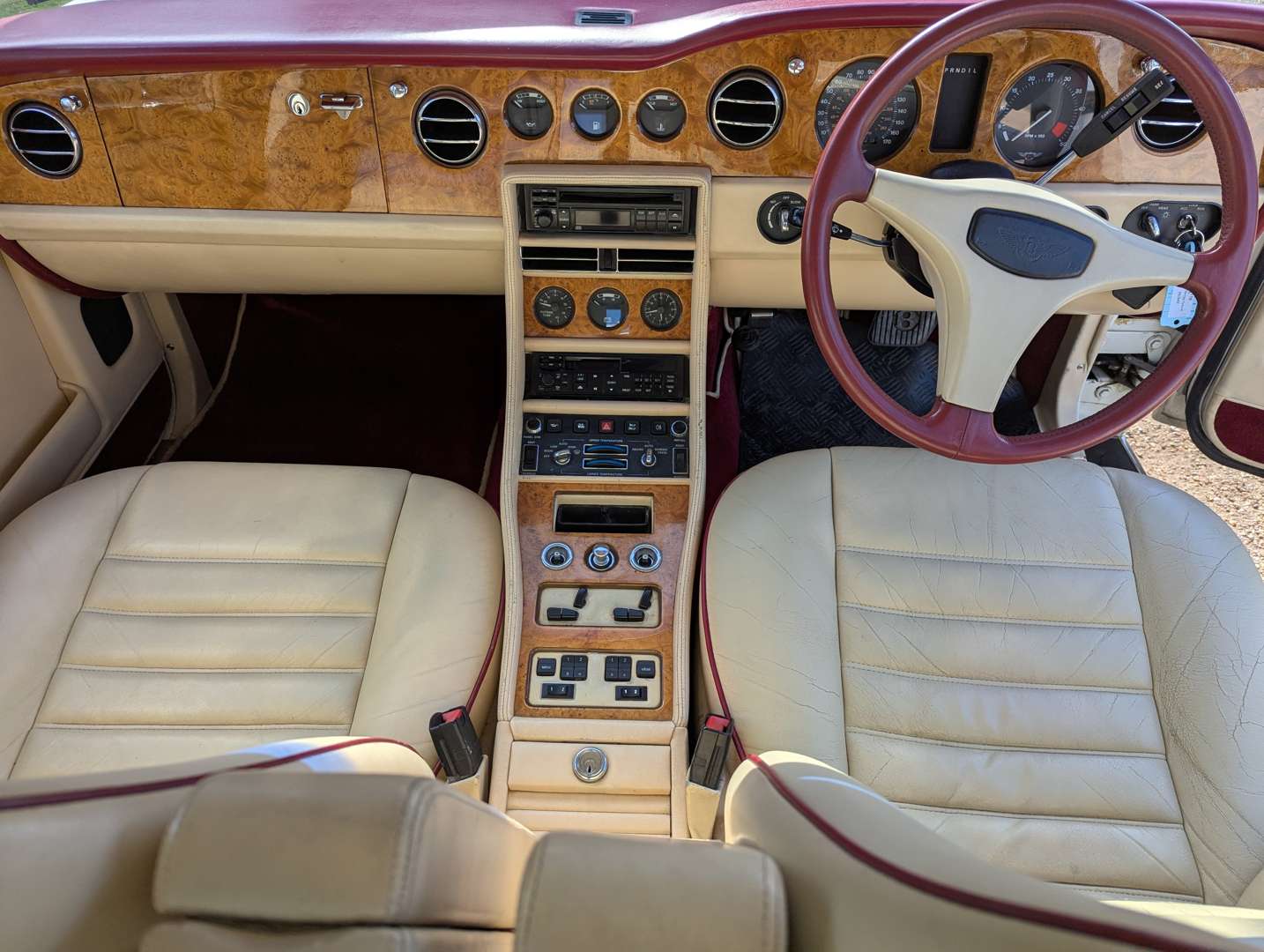 <p>1991 BENTLEY TURBO R AUTO</p>