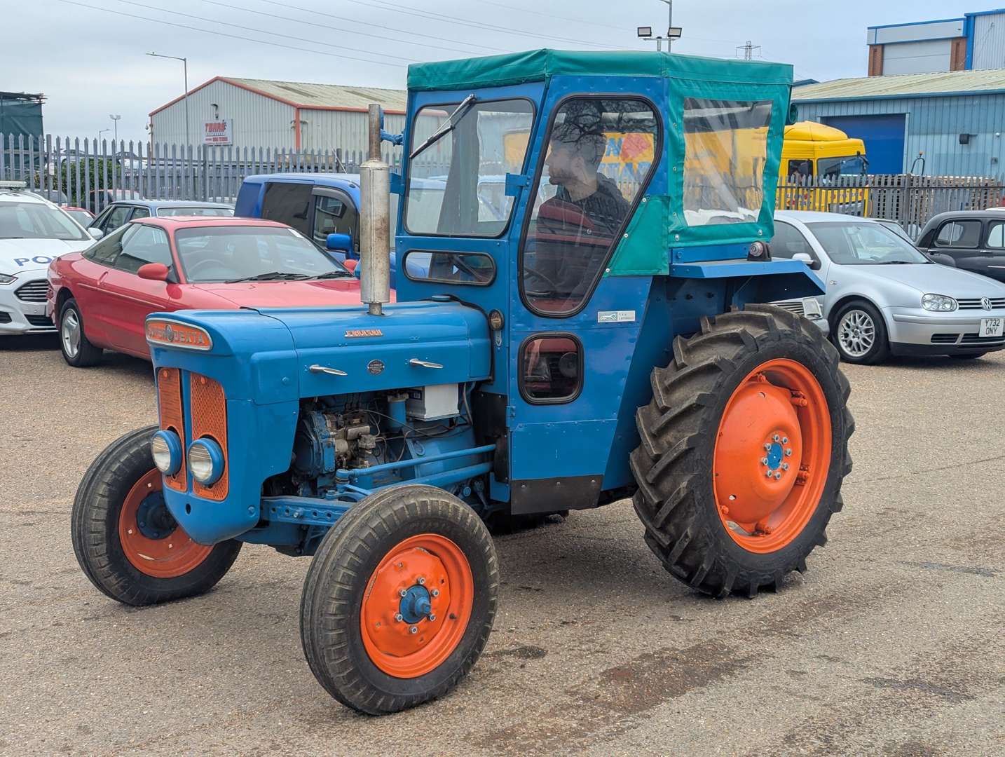 <p>1963 FORDSON SUPER DEXTA</p>