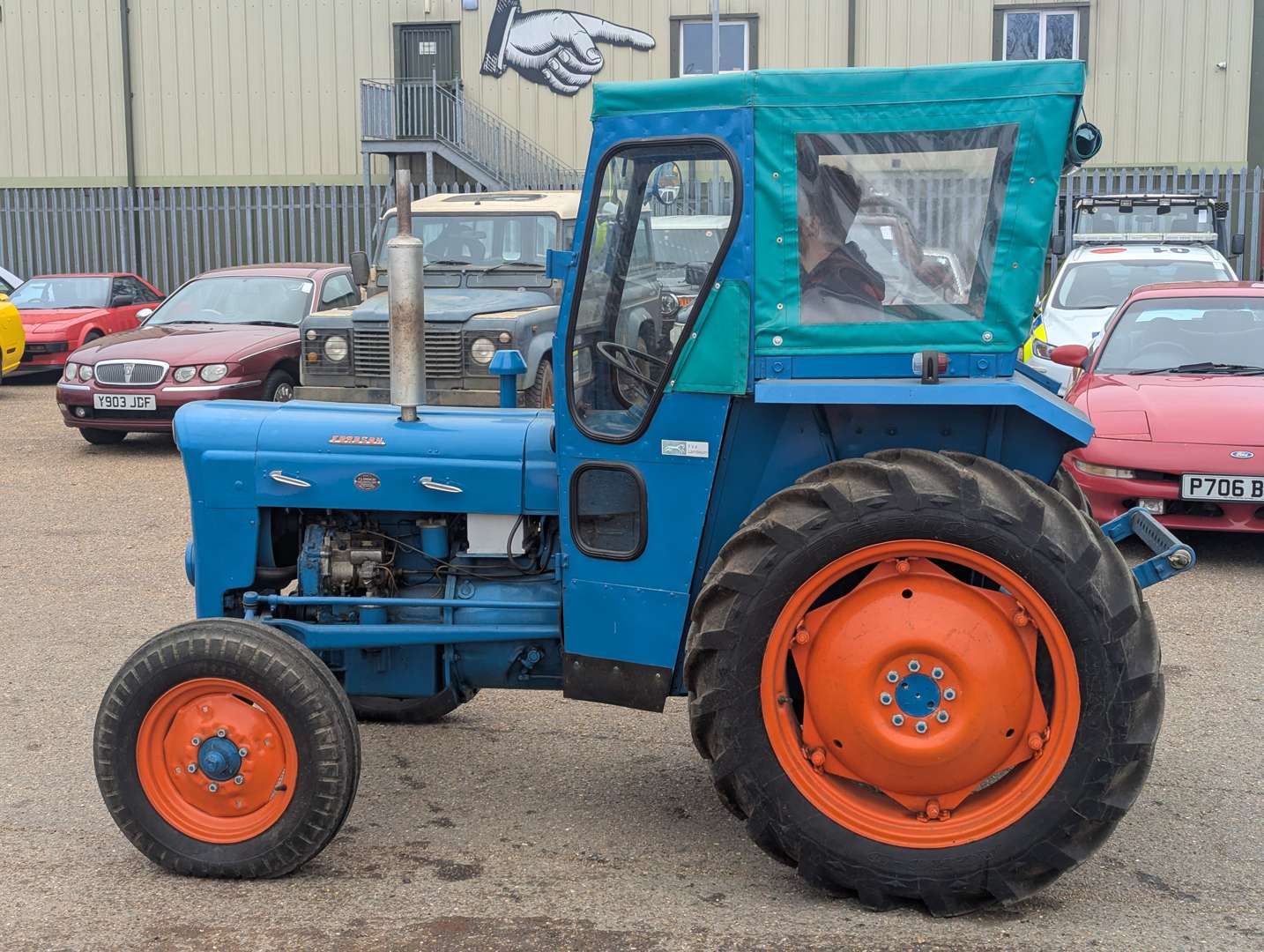 <p>1963 FORDSON SUPER DEXTA</p>