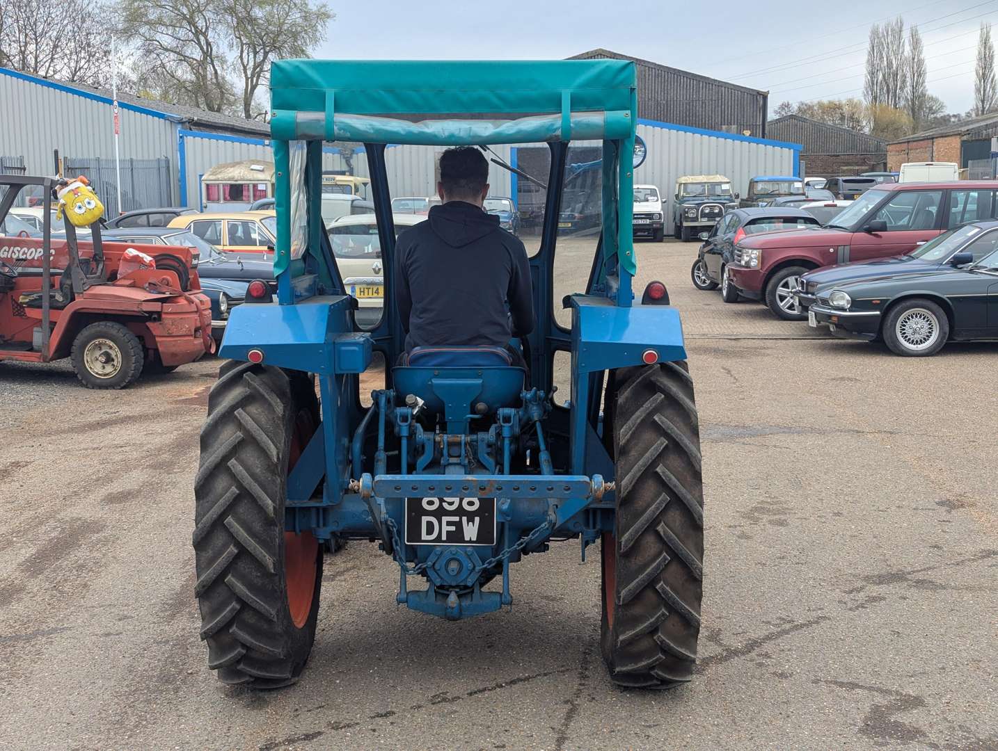 <p>1963 FORDSON SUPER DEXTA</p>