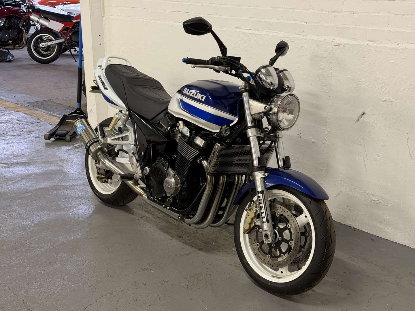 <p>2001 SUZUKI GSX 1400</p>