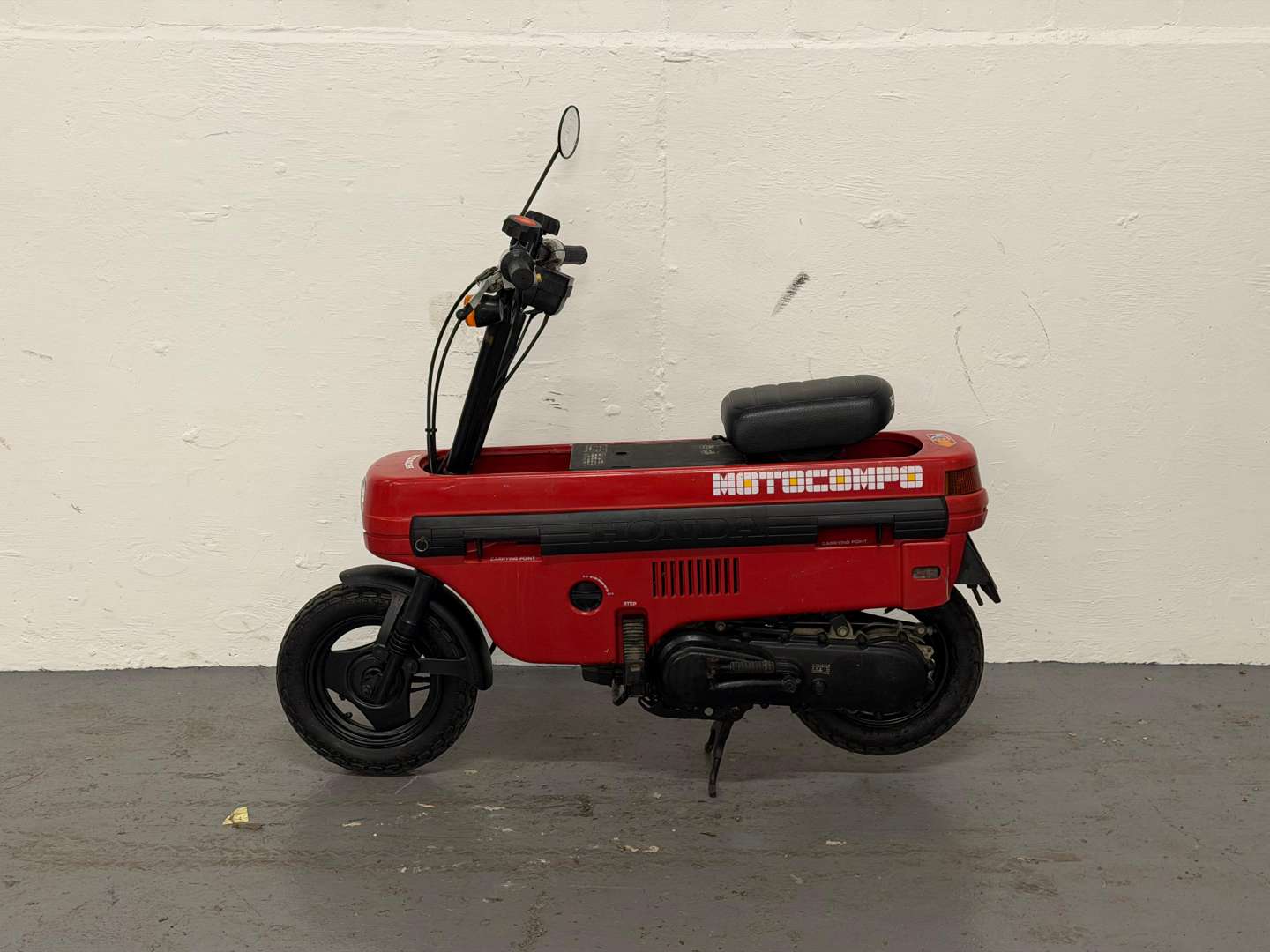 <p>1982 HONDA MOTOCOMPO</p>