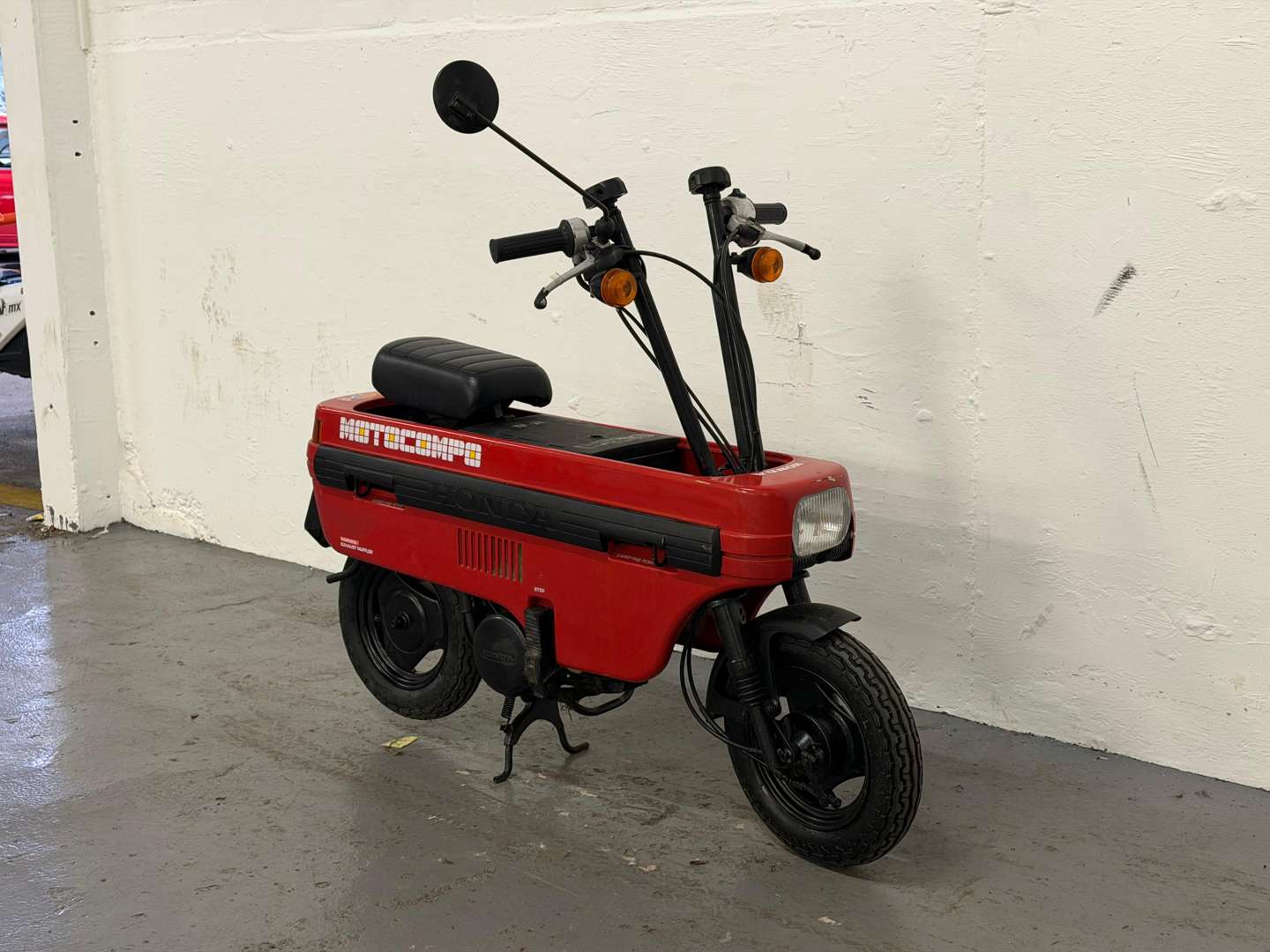 <p>1982 HONDA MOTOCOMPO</p>