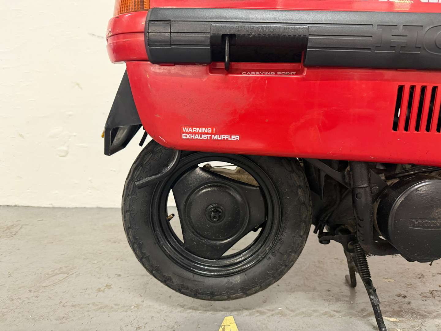 <p>1982 HONDA MOTOCOMPO</p>