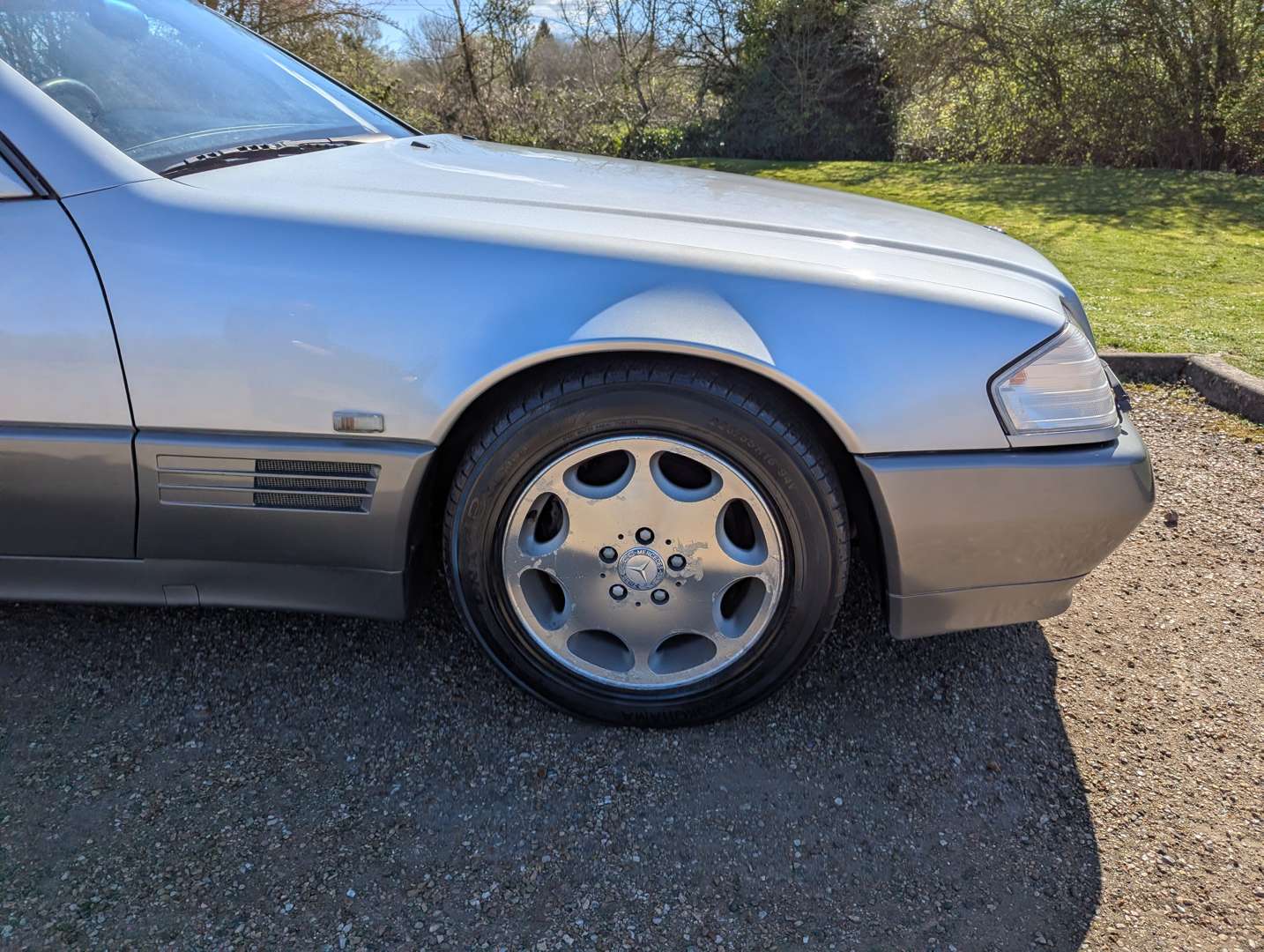 <p>1990 MERCEDES 500 SL R129</p>