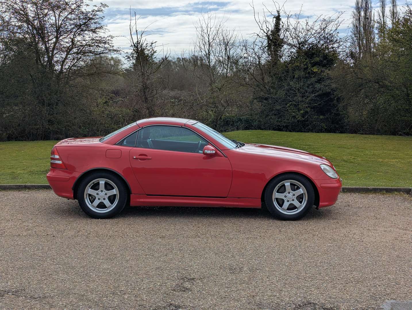 <p>2002 MERCEDES 320 SLK R170</p>