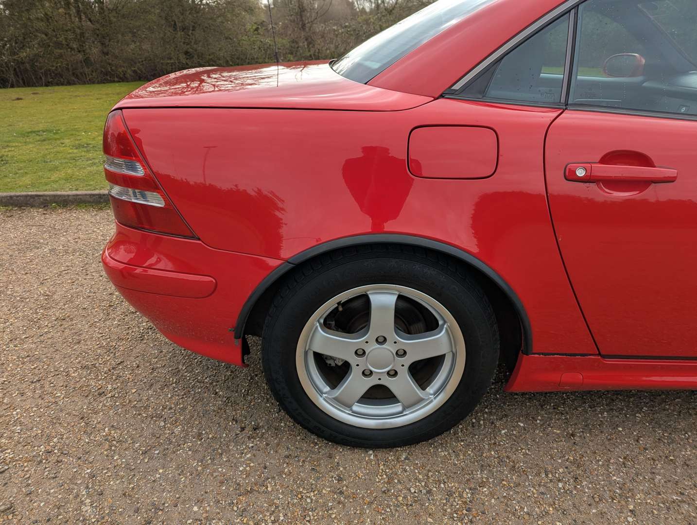 <p>2002 MERCEDES 320 SLK R170</p>