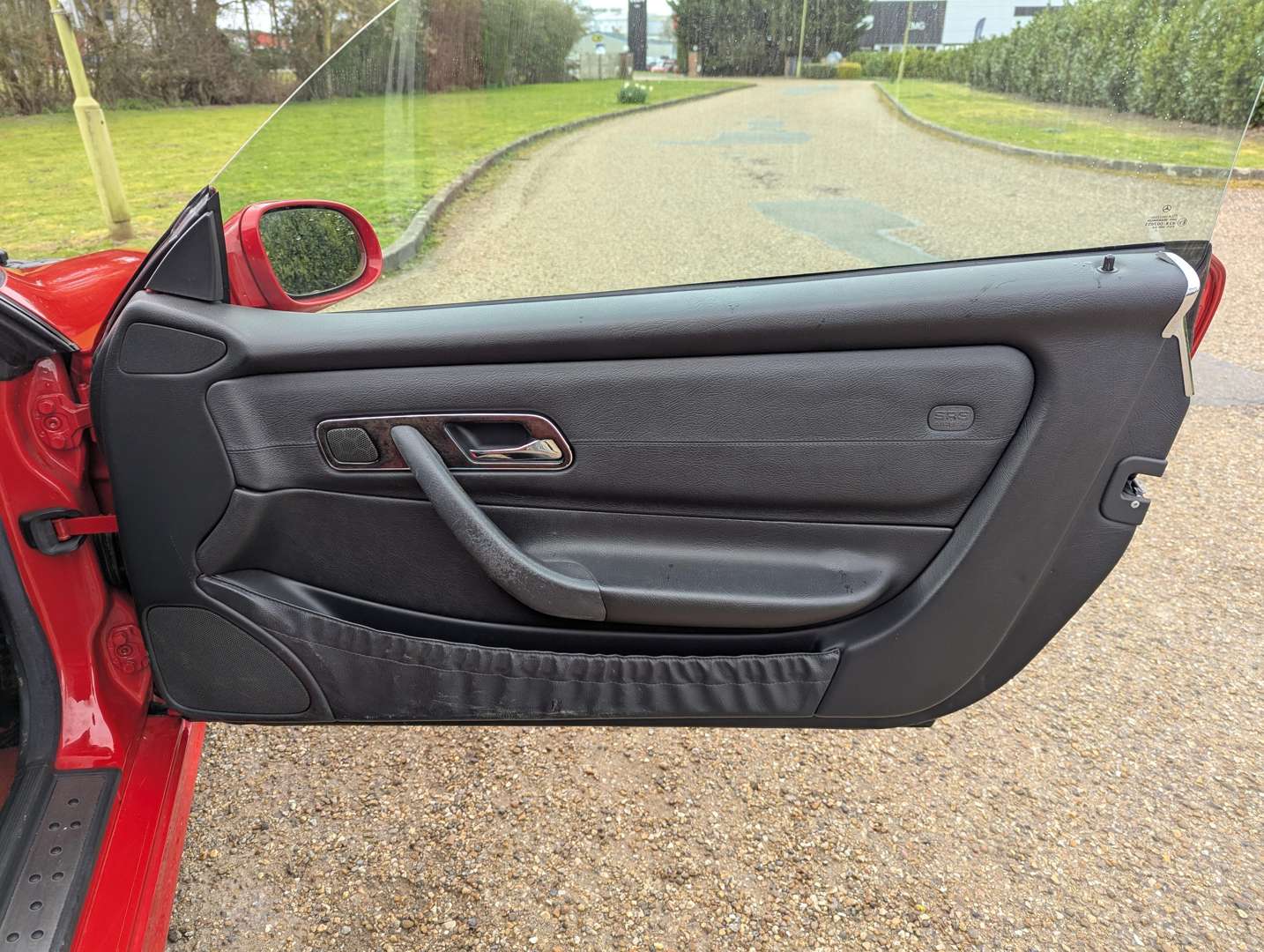 <p>2002 MERCEDES 320 SLK R170</p>