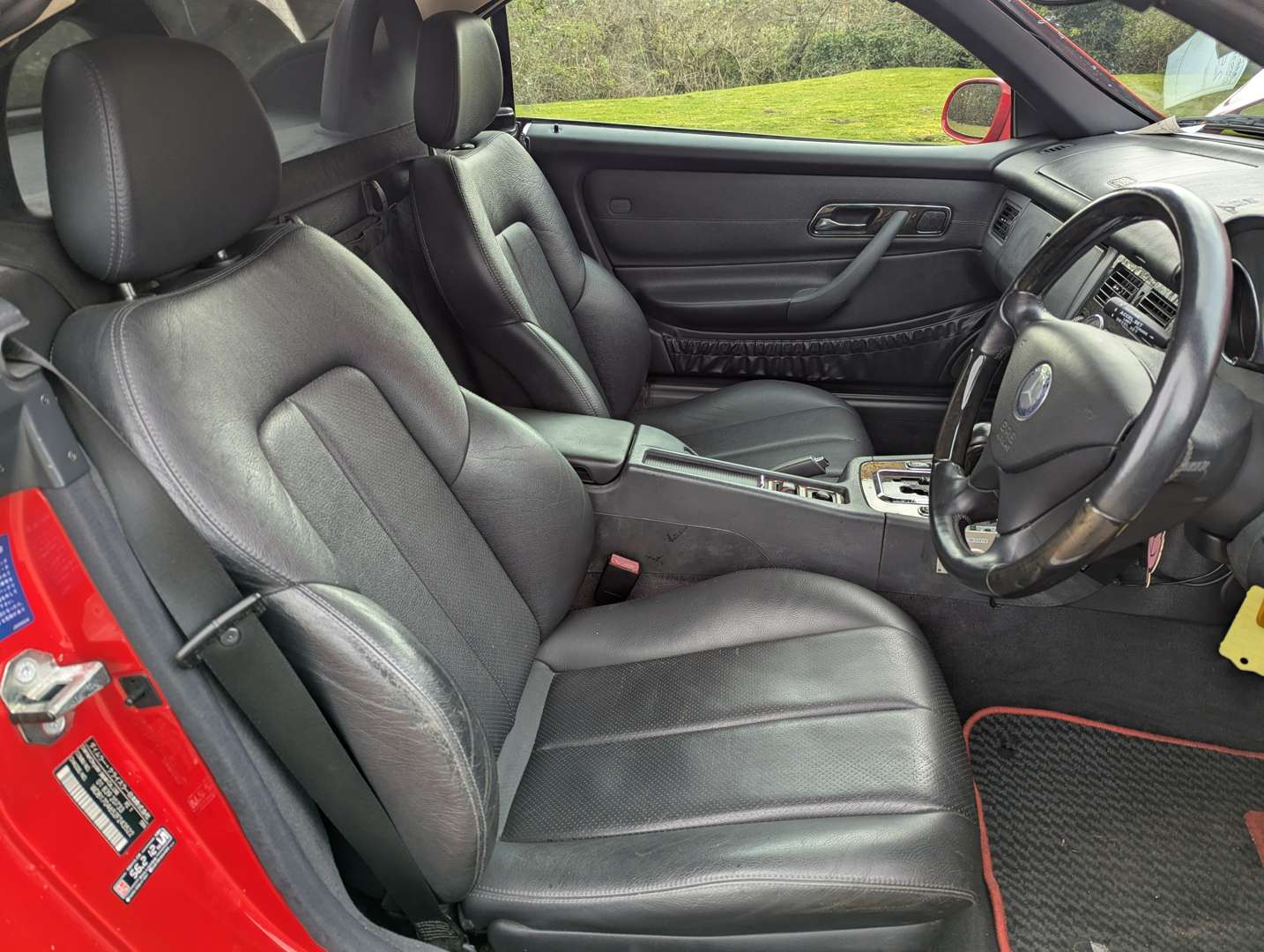 <p>2002 MERCEDES 320 SLK R170</p>