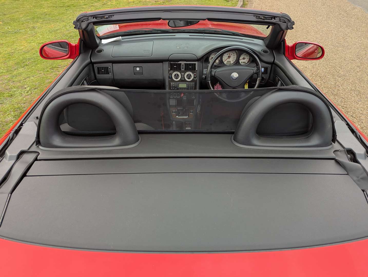 <p>2002 MERCEDES 320 SLK R170</p>