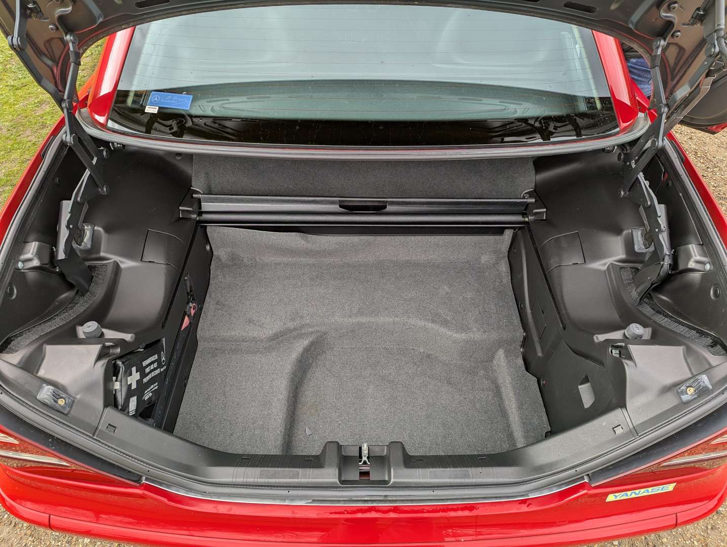 <p>2002 MERCEDES 320 SLK R170</p>