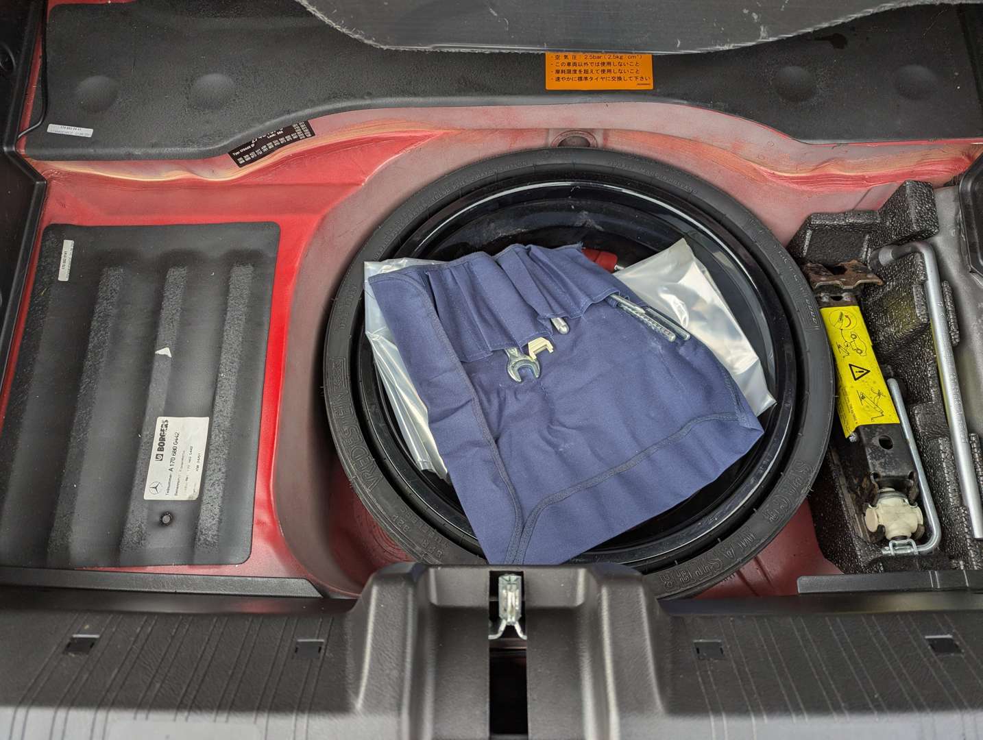 <p>2002 MERCEDES 320 SLK R170</p>