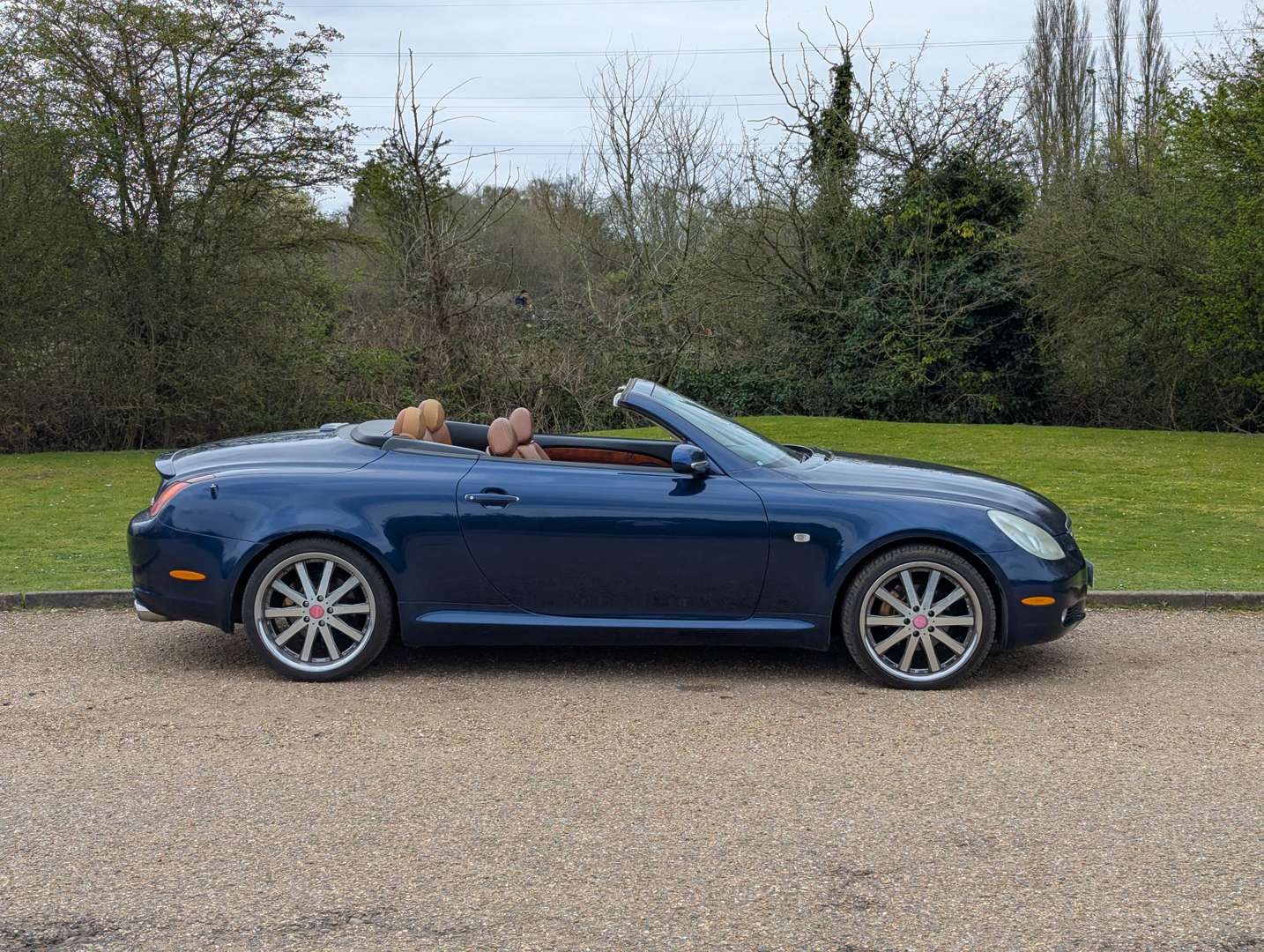 <p>2001 TOYOTA SOARER</p>