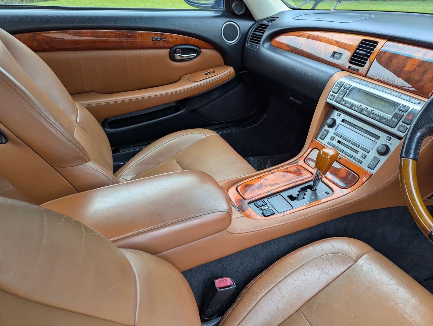 <p>2001 TOYOTA SOARER</p>