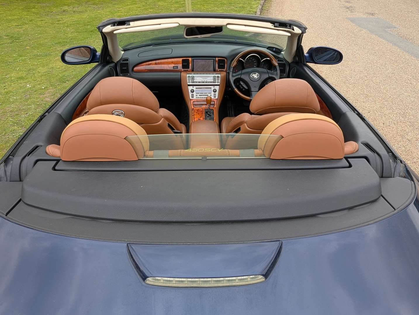 <p>2001 TOYOTA SOARER</p>