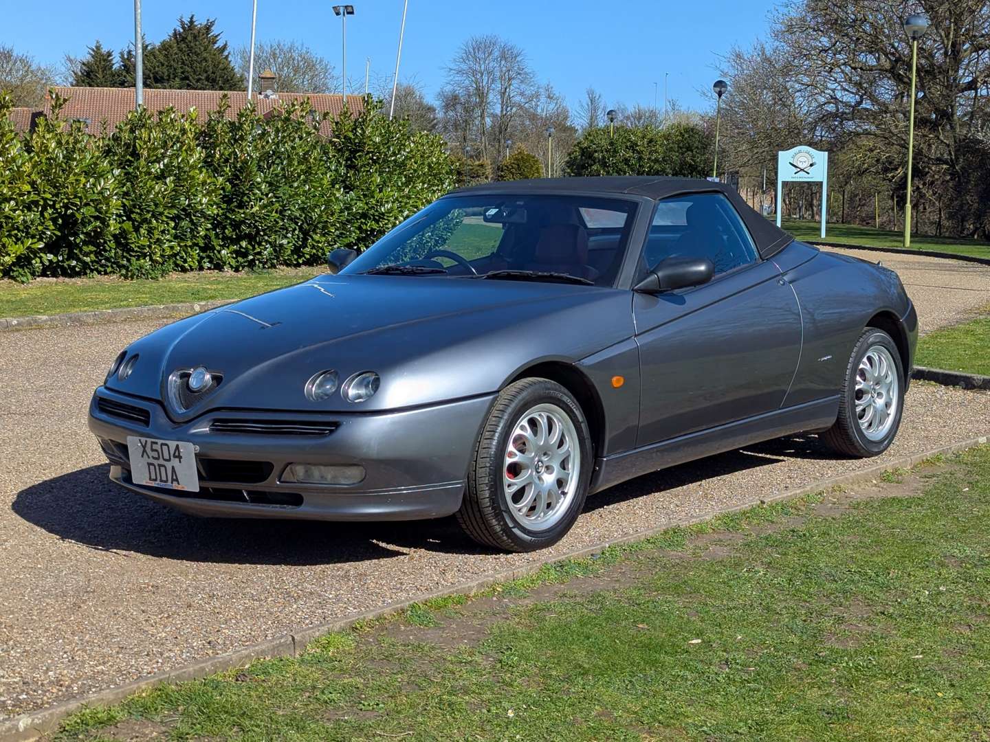 <p>2001 ALFA ROMEO SPIDER</p>