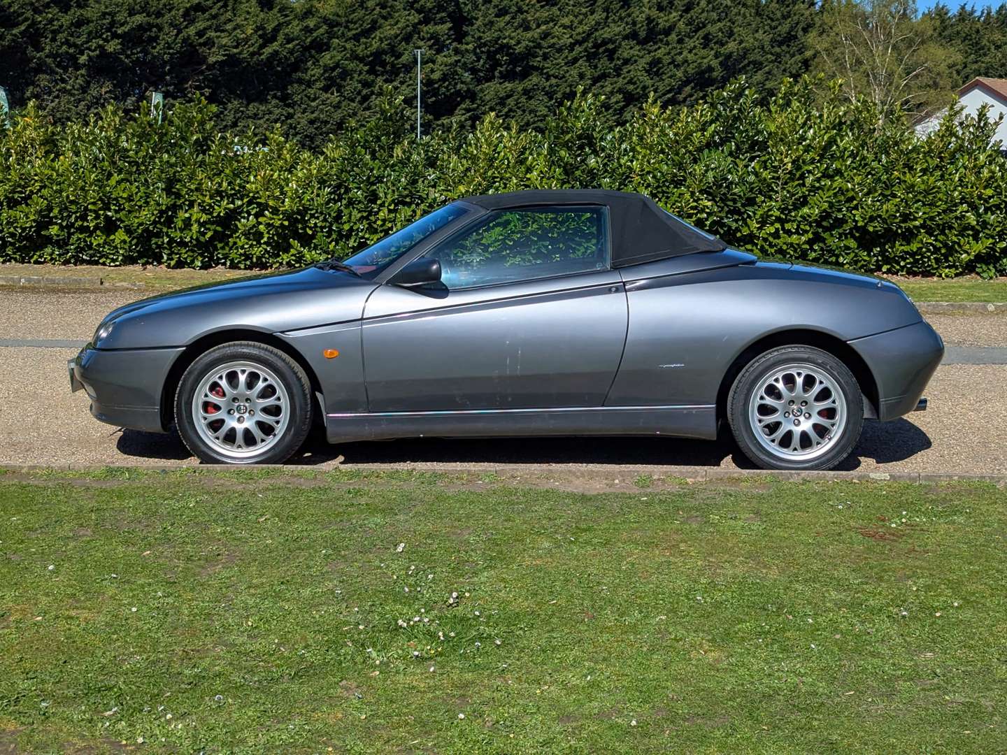 <p>2001 ALFA ROMEO SPIDER</p>