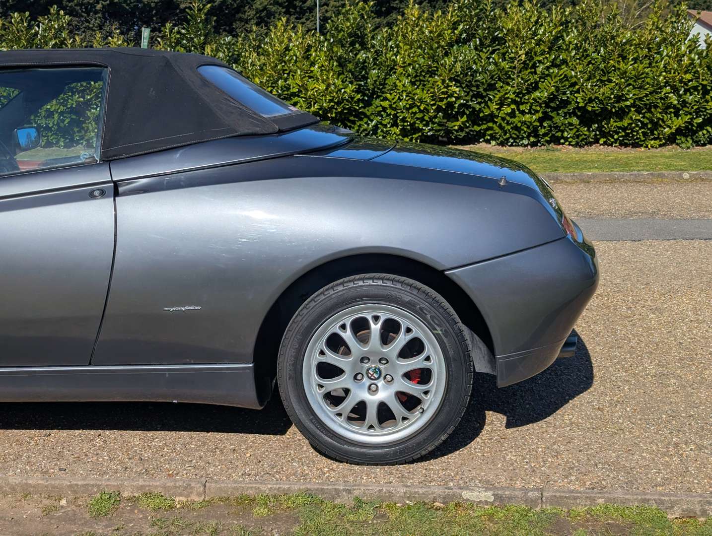 <p>2001 ALFA ROMEO SPIDER</p>
