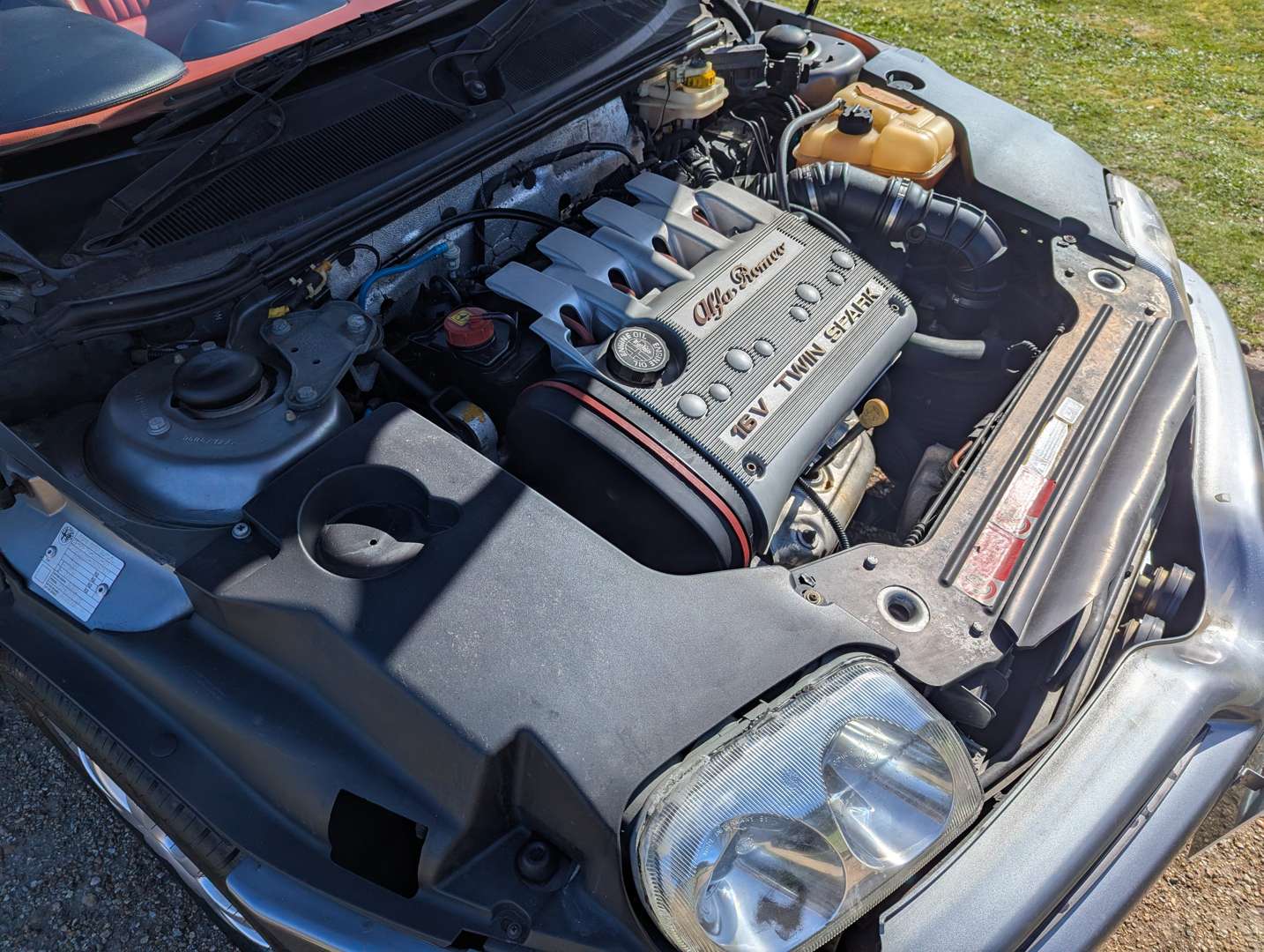 <p>2001 ALFA ROMEO SPIDER</p>