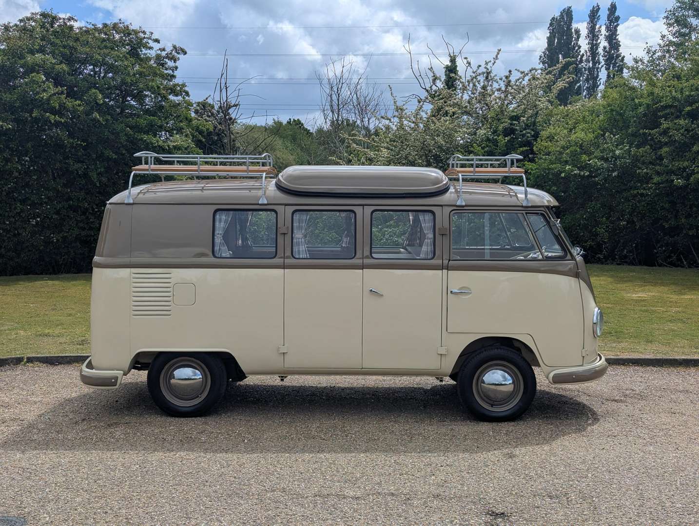 <p>1975 VW T2 CAMPER LHD</p>