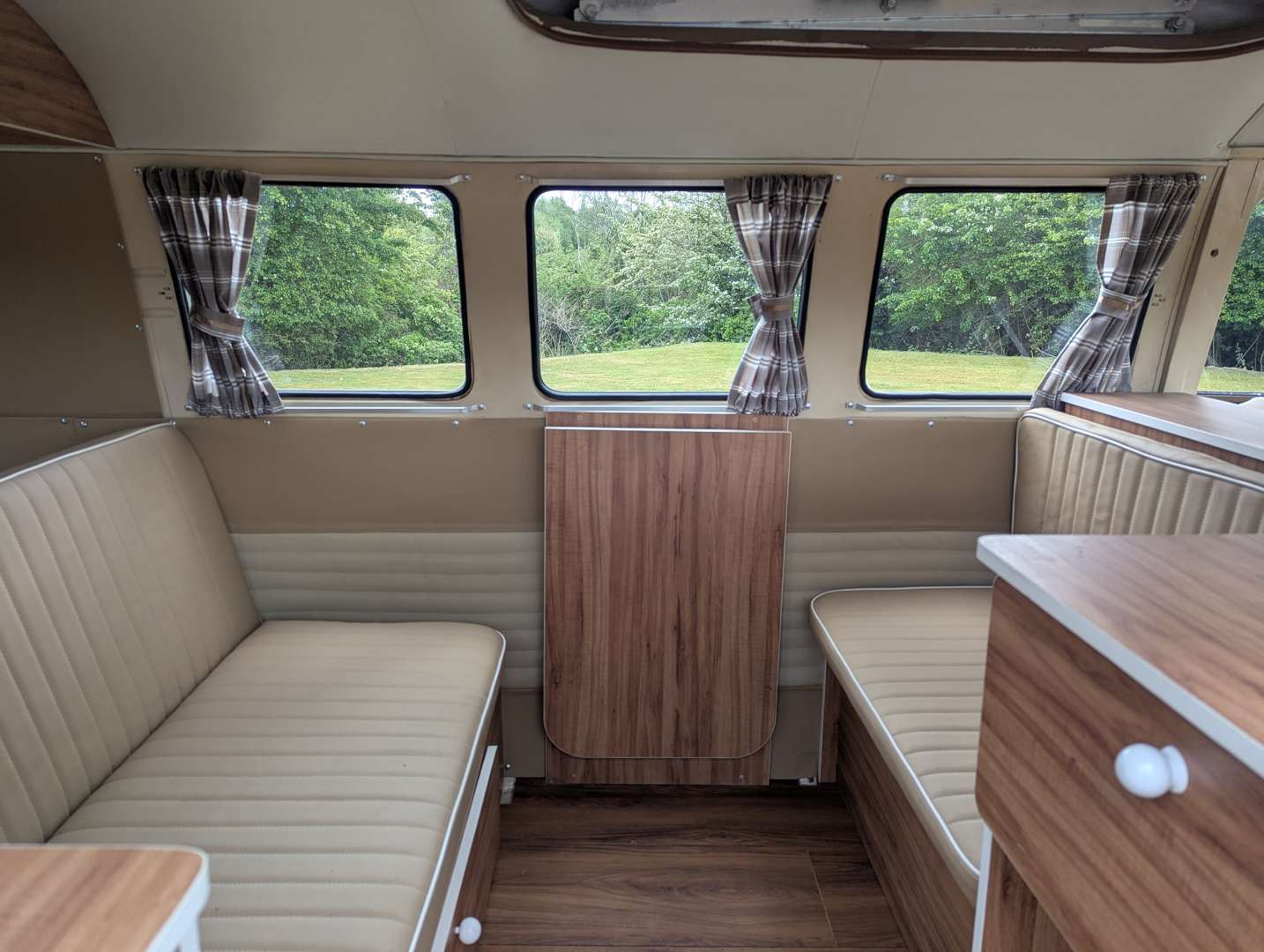 <p>1975 VW T2 CAMPER LHD</p>