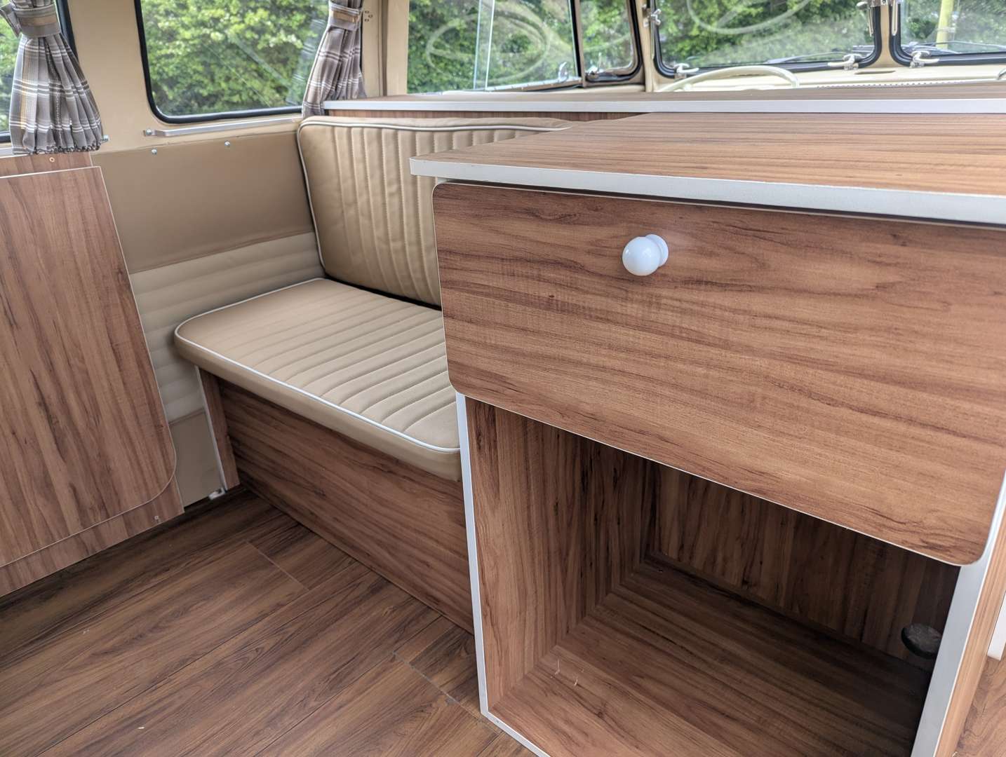 <p>1975 VW T2 CAMPER LHD</p>