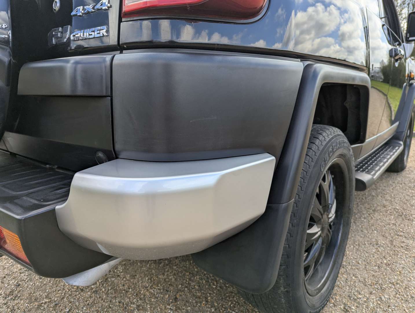 <p>2011 TOYOTA FJ CRUISER AUTO</p>