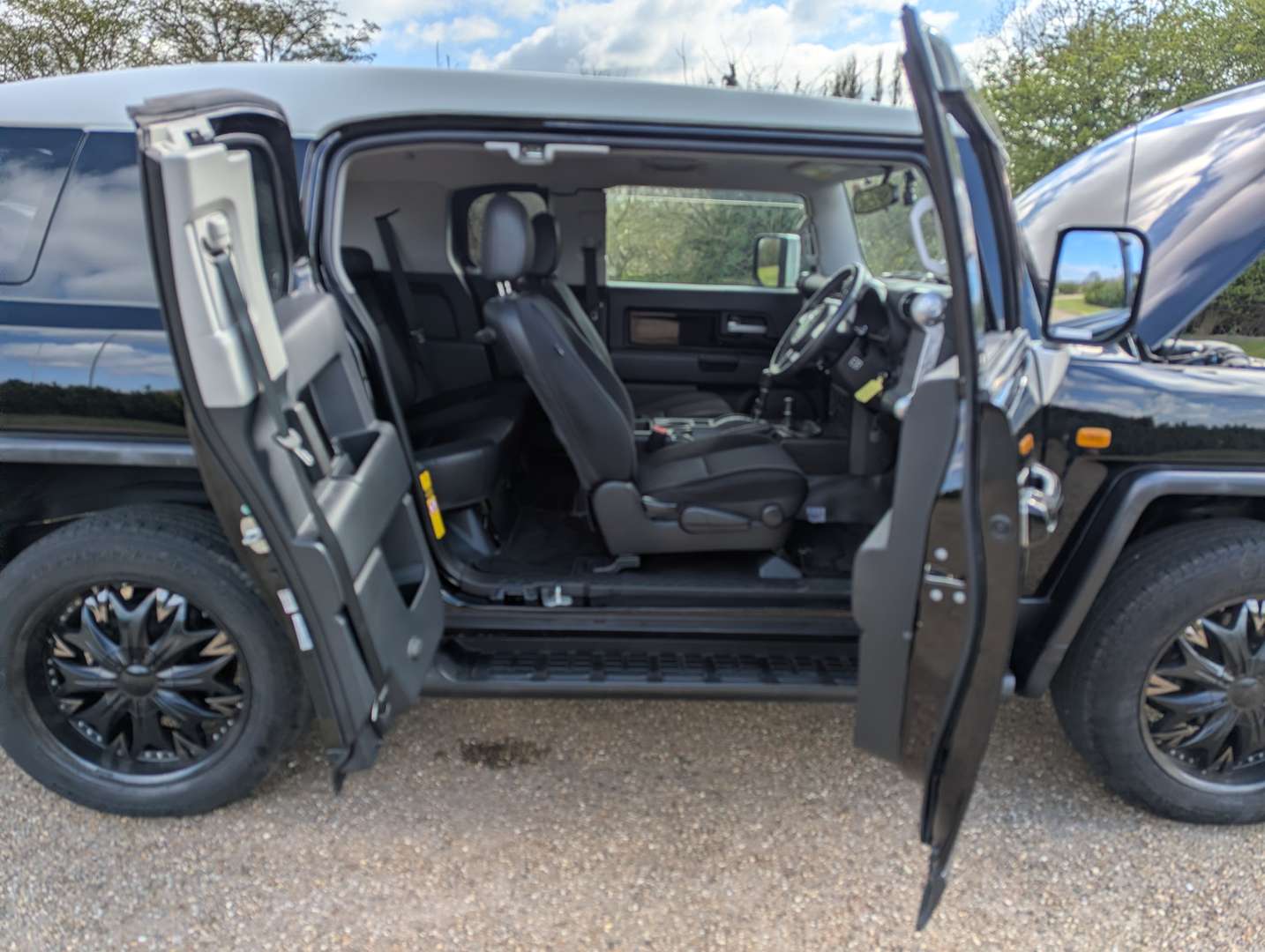 <p>2011 TOYOTA FJ CRUISER AUTO</p>