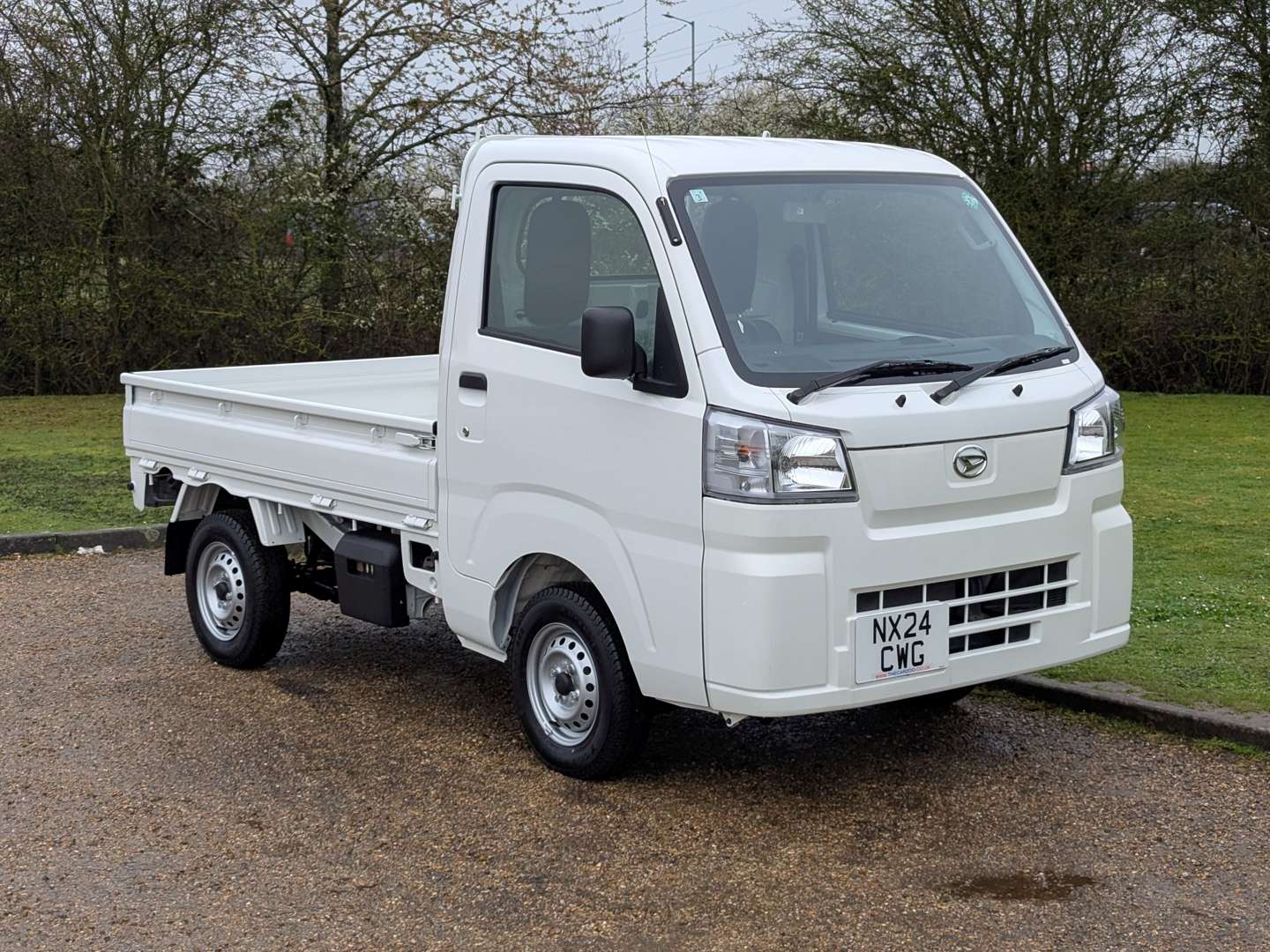 <p>2024 DAIHATSU HI-JET 4WD</p>