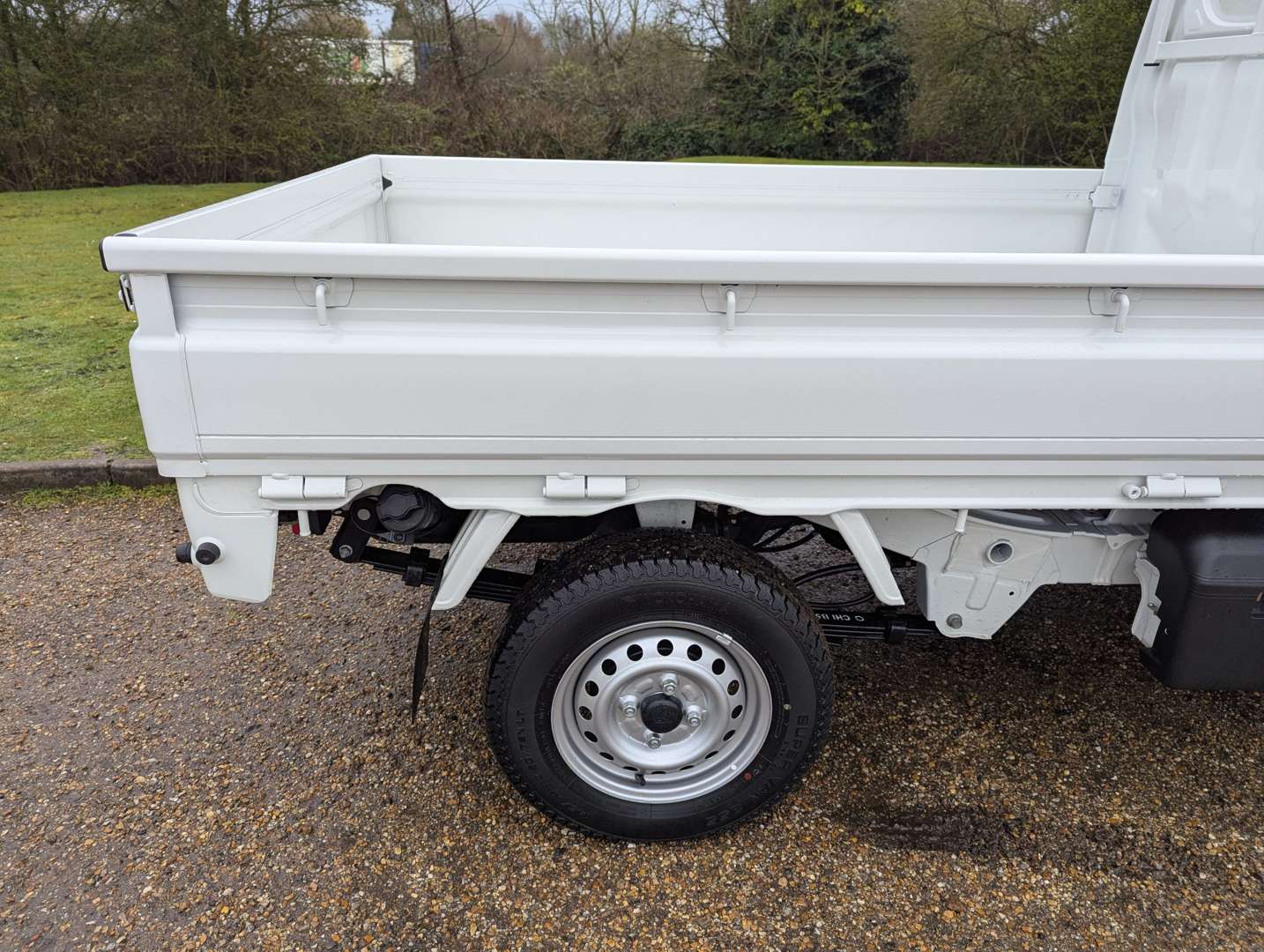 <p>2024 DAIHATSU HI-JET 4WD</p>