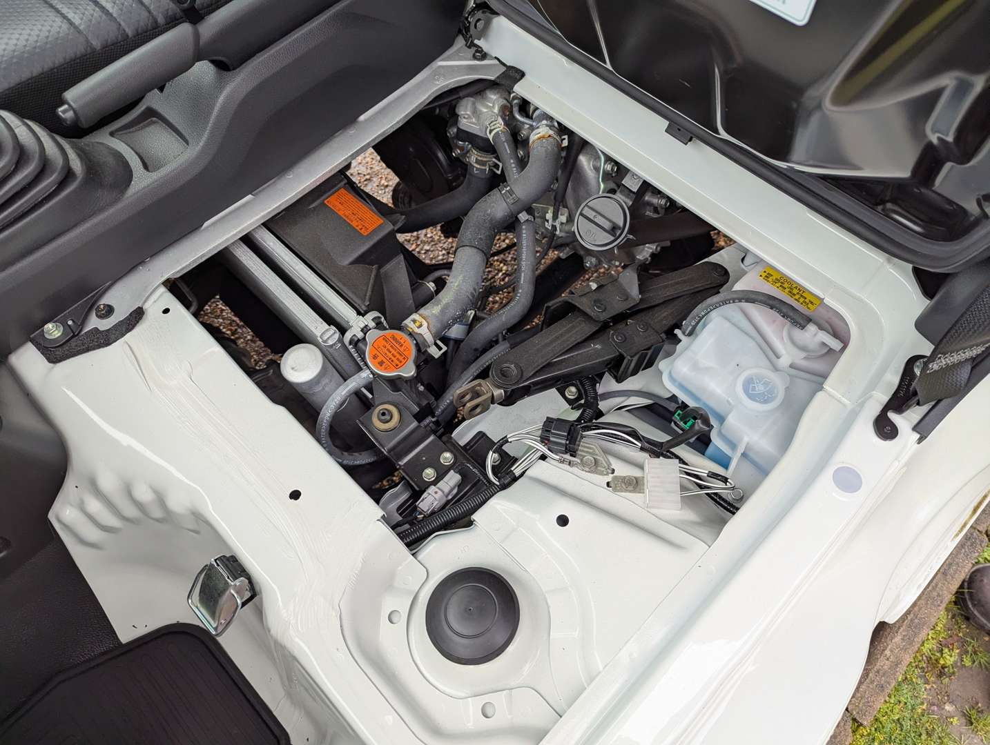 <p>2024 DAIHATSU HI-JET 4WD</p>