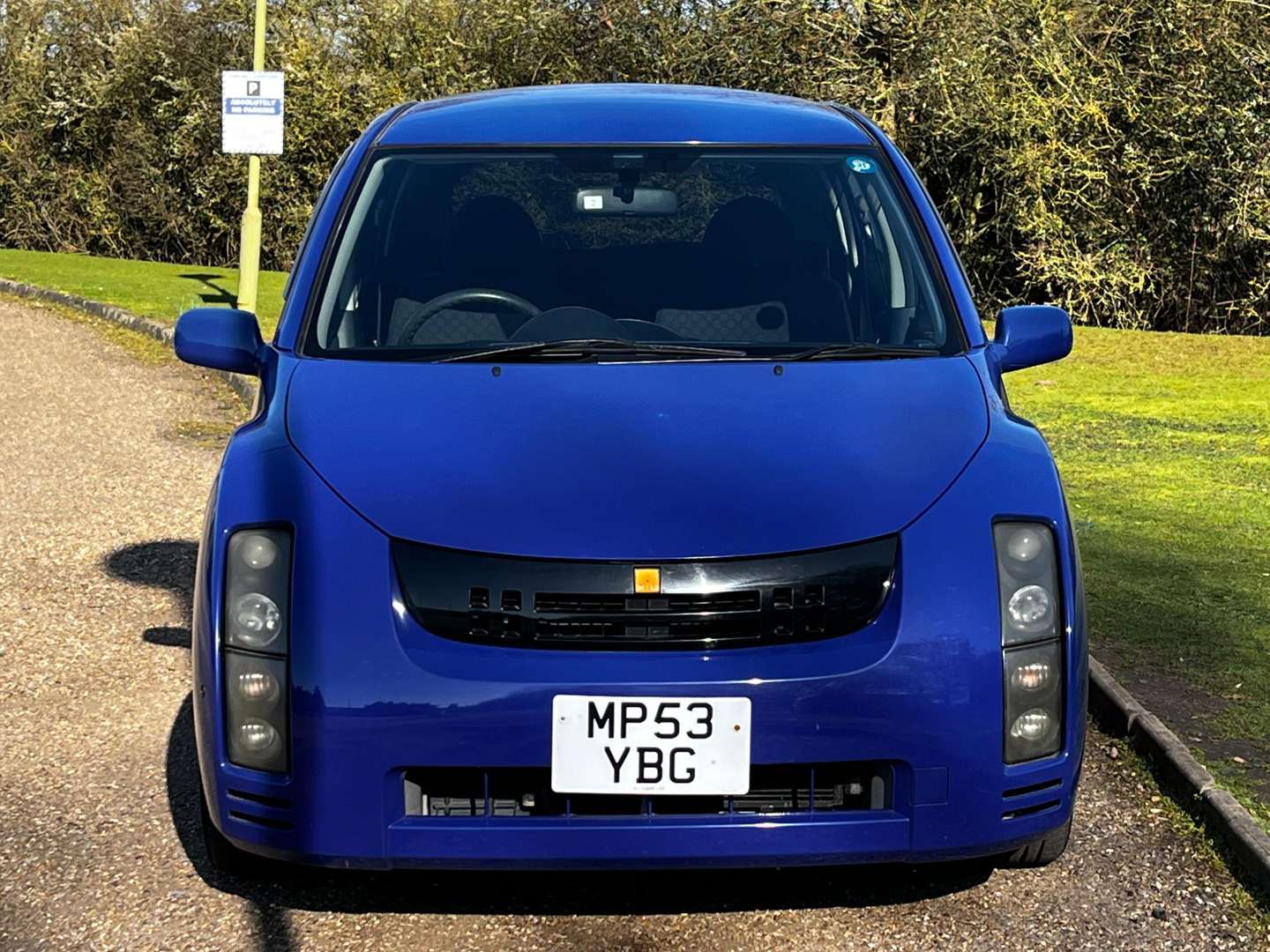 <p>2003 TOYOTA WILL</p>