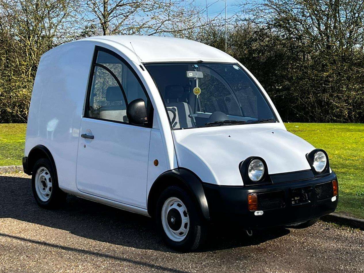 <p>1990 NISSAN S-CARGO</p>