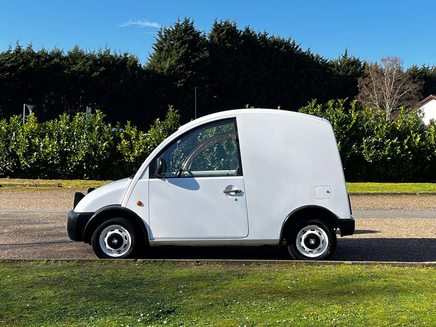 <p>1990 NISSAN S-CARGO</p>