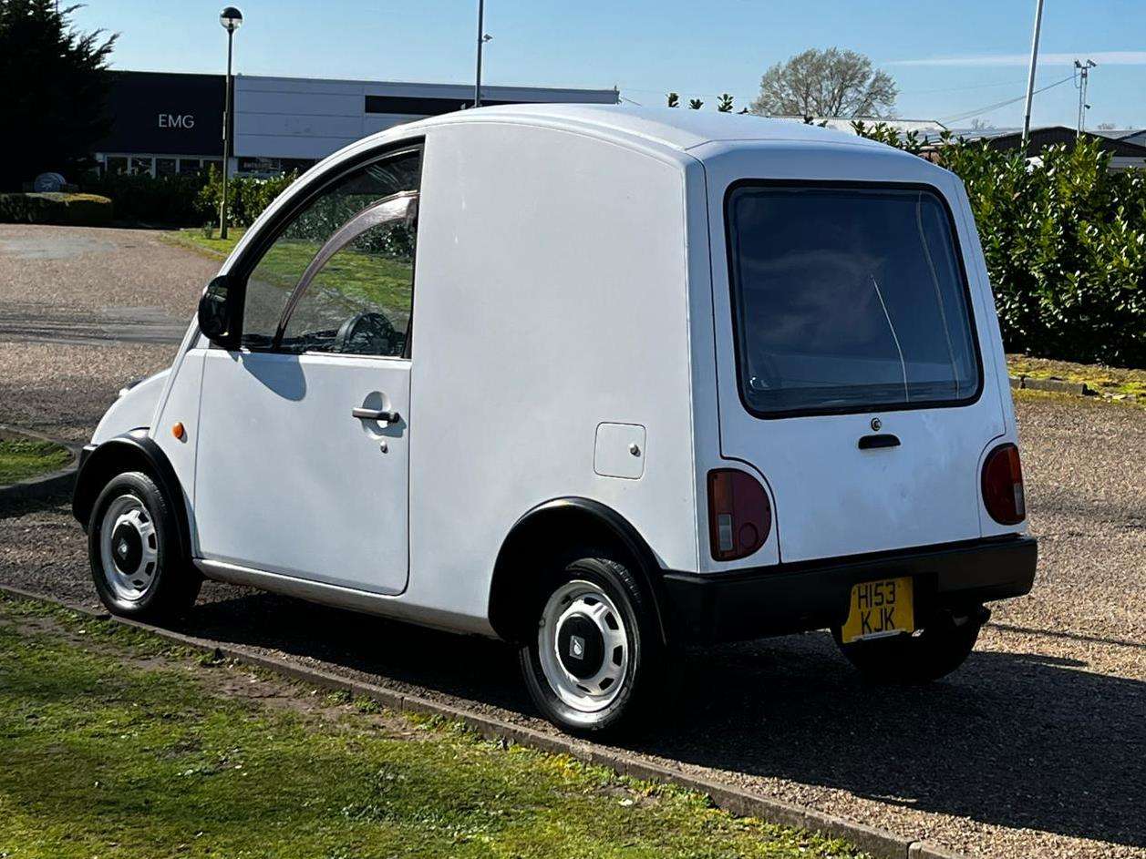 <p>1990 NISSAN S-CARGO</p>