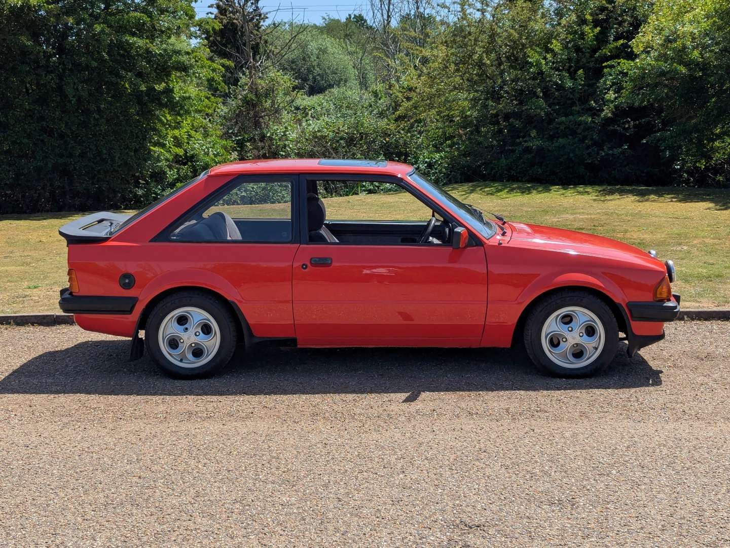 <p>1984 FORD ESCORT XR3I</p>