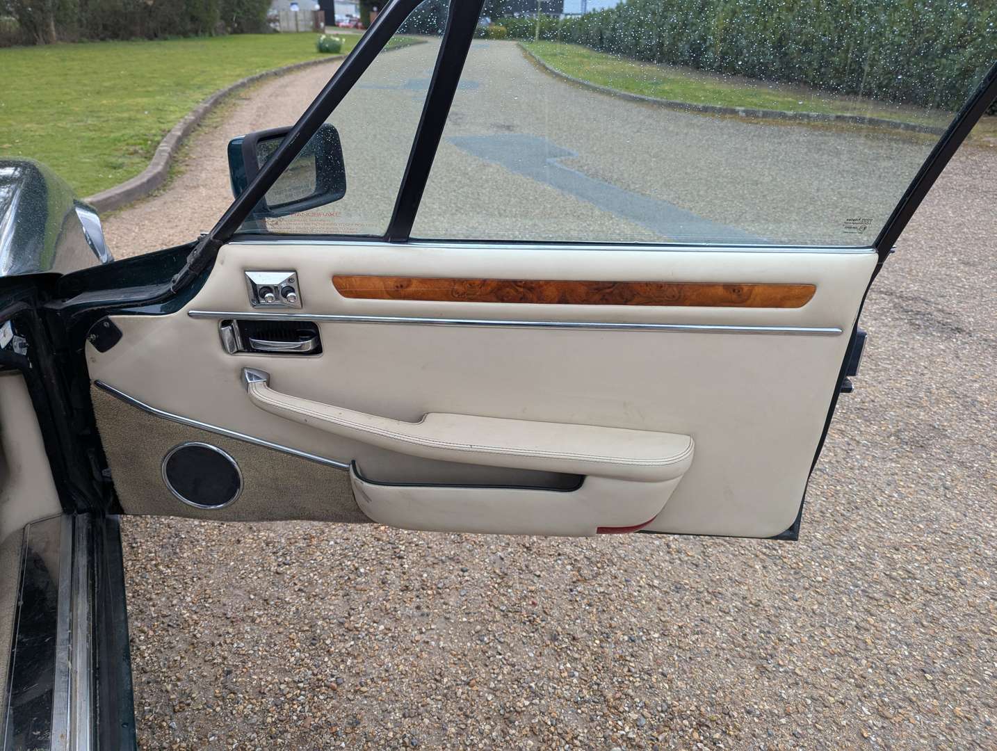 <p>1991 JAGUAR XJ-S LE MANS EDITION</p>