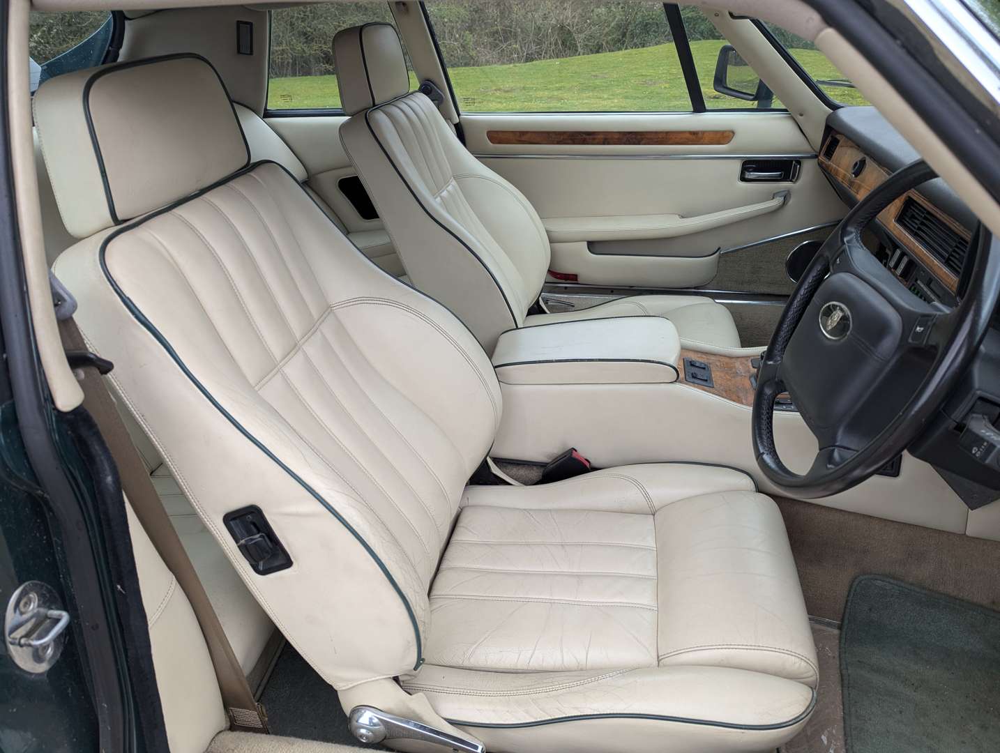 <p>1991 JAGUAR XJ-S LE MANS EDITION</p>