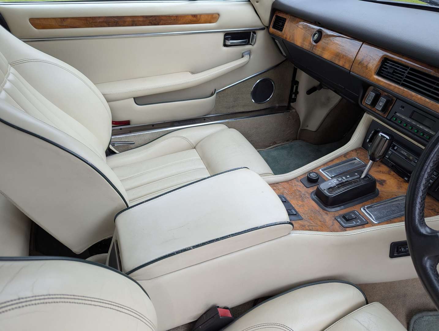 <p>1991 JAGUAR XJ-S LE MANS EDITION</p>