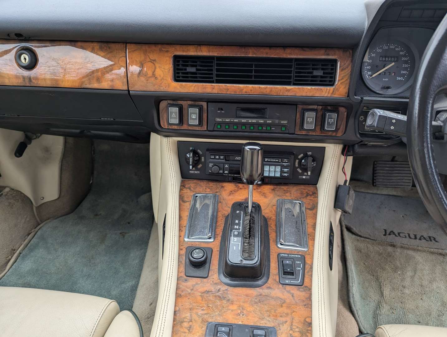 <p>1991 JAGUAR XJ-S LE MANS EDITION</p>