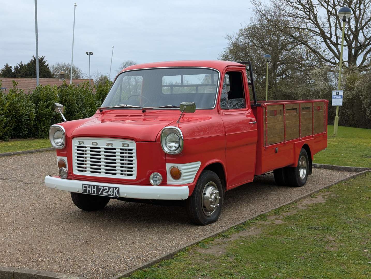 <p>1972 FORD TRANSIT PICK-UP</p>