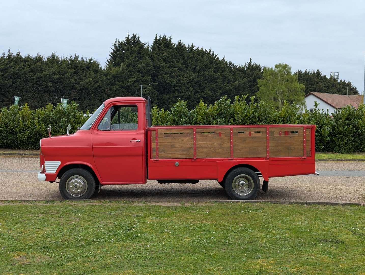 <p>1972 FORD TRANSIT PICK-UP</p>