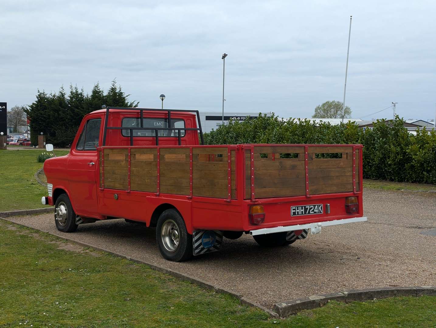 <p>1972 FORD TRANSIT PICK-UP</p>