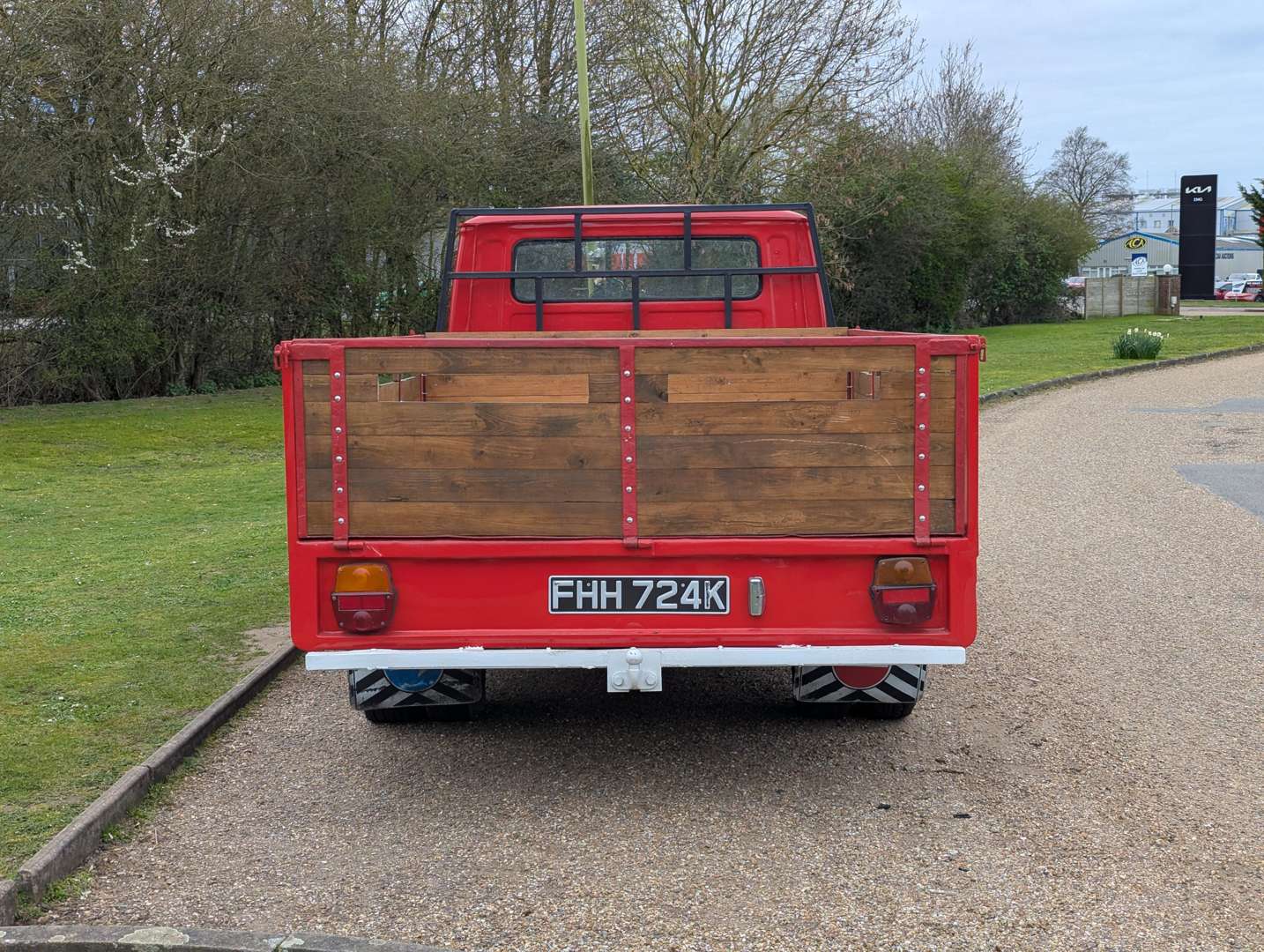 <p>1972 FORD TRANSIT PICK-UP</p>