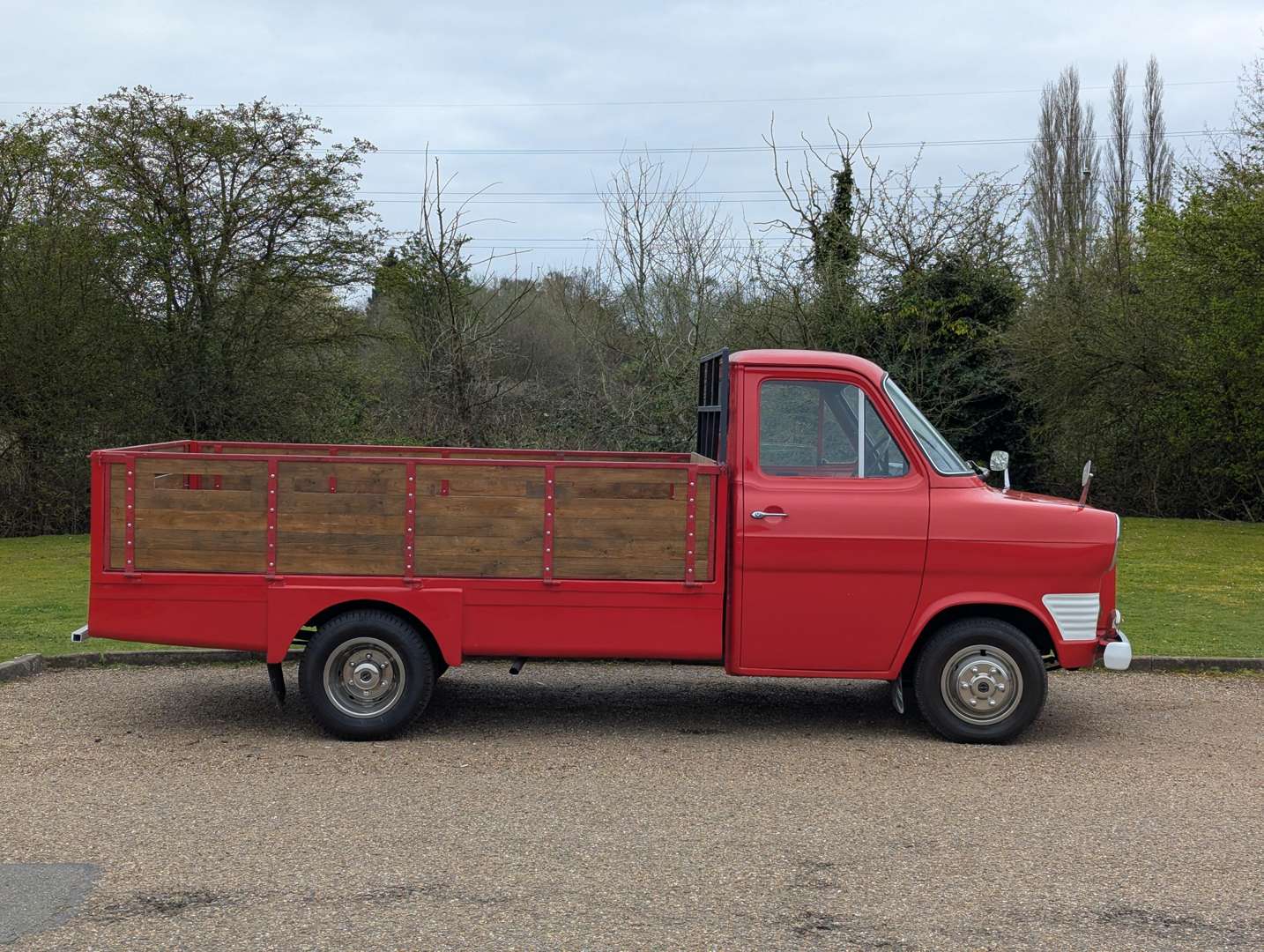 <p>1972 FORD TRANSIT PICK-UP</p>