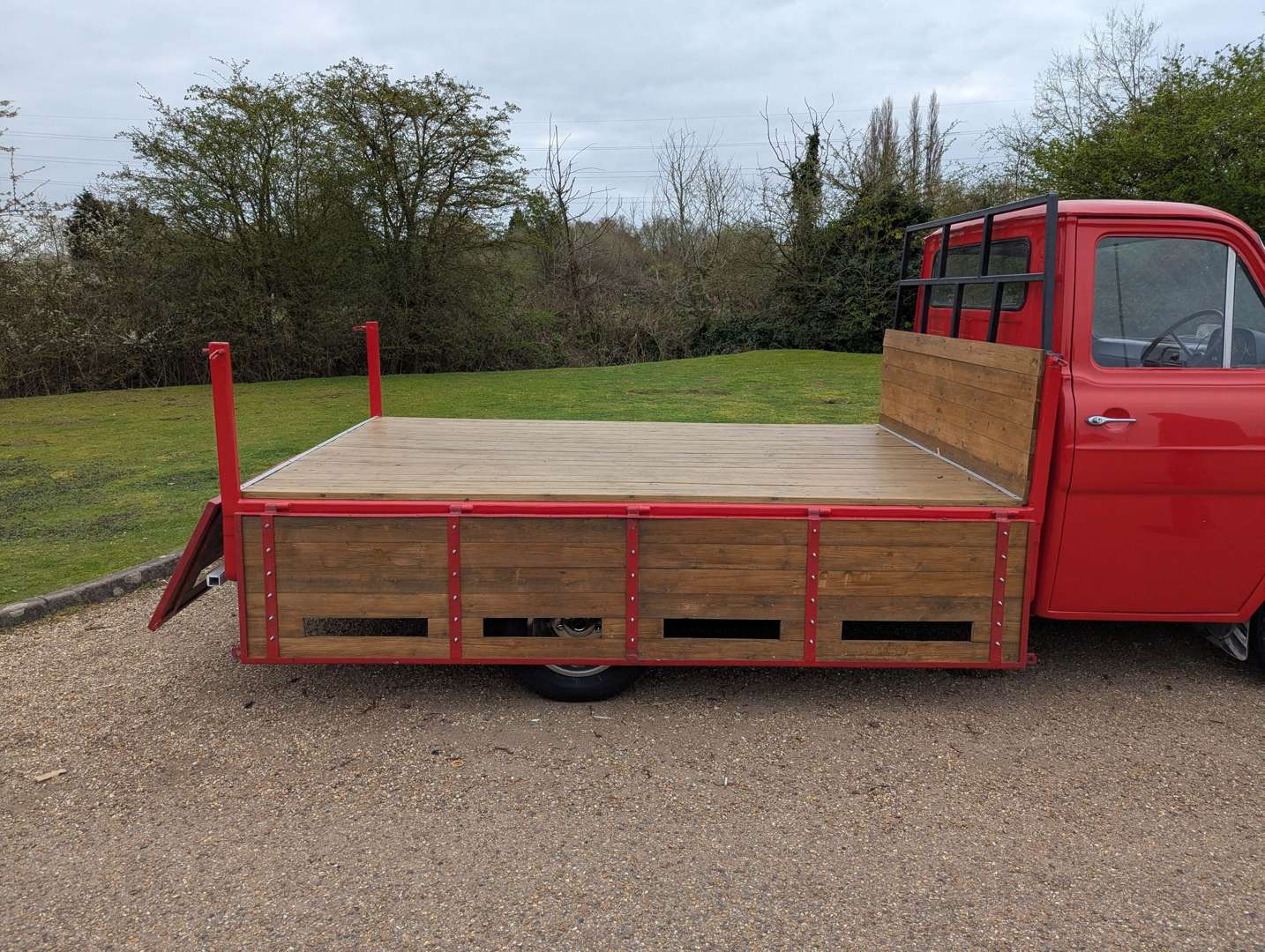 <p>1972 FORD TRANSIT PICK-UP</p>