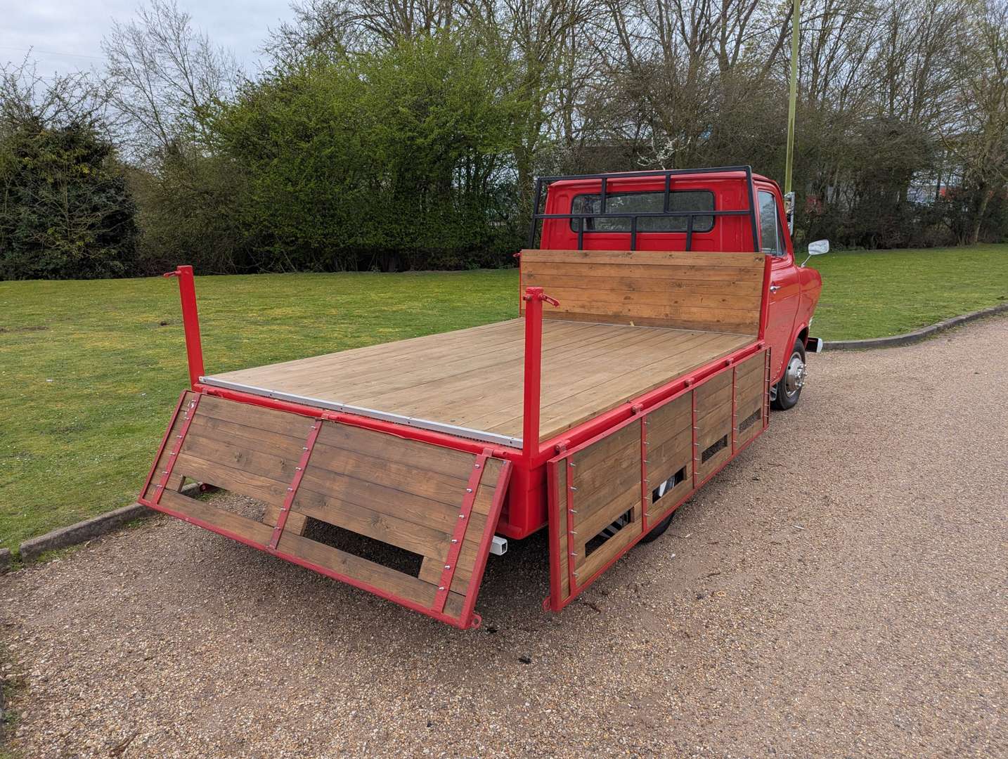 <p>1972 FORD TRANSIT PICK-UP</p>