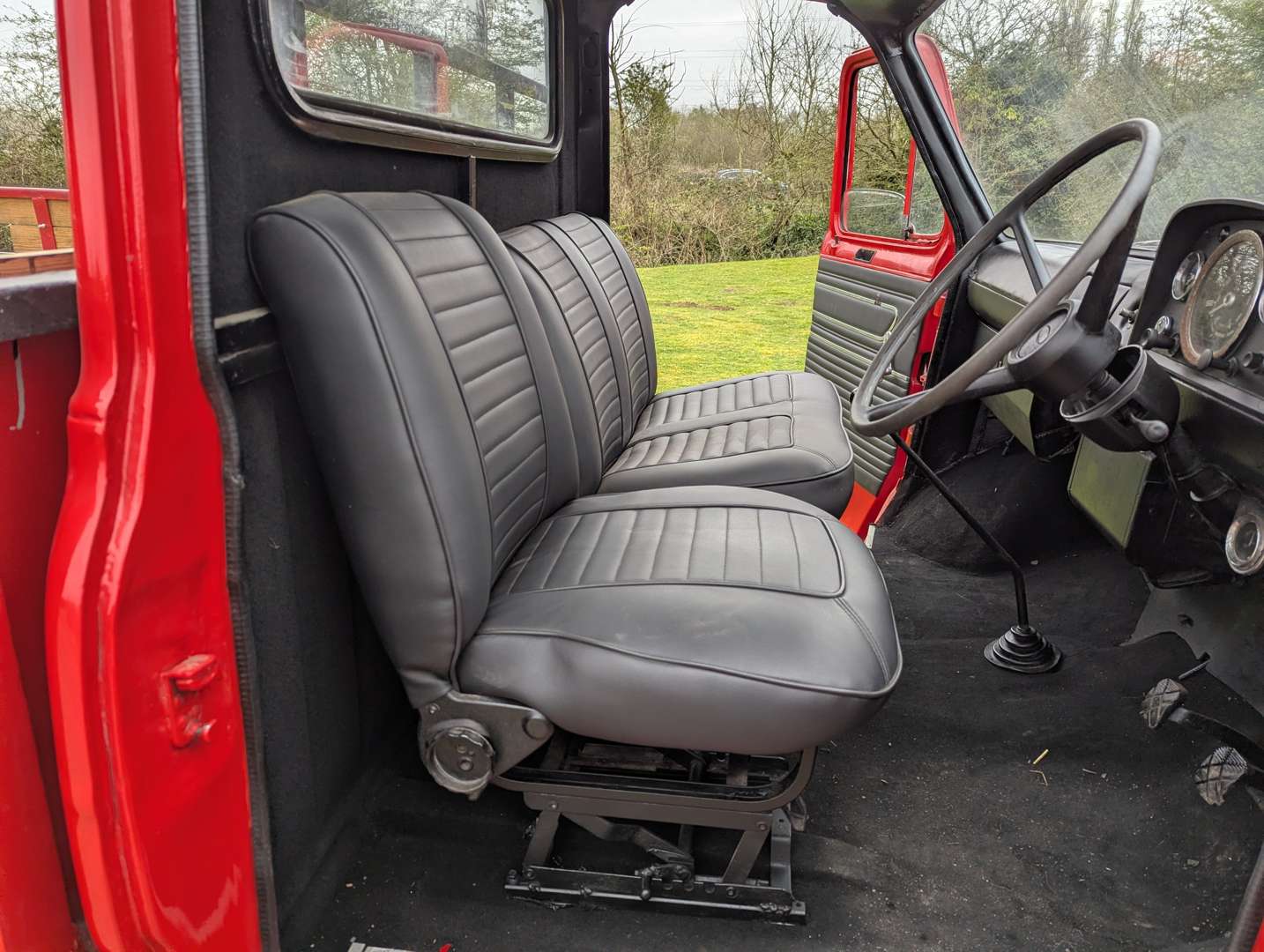 <p>1972 FORD TRANSIT PICK-UP</p>