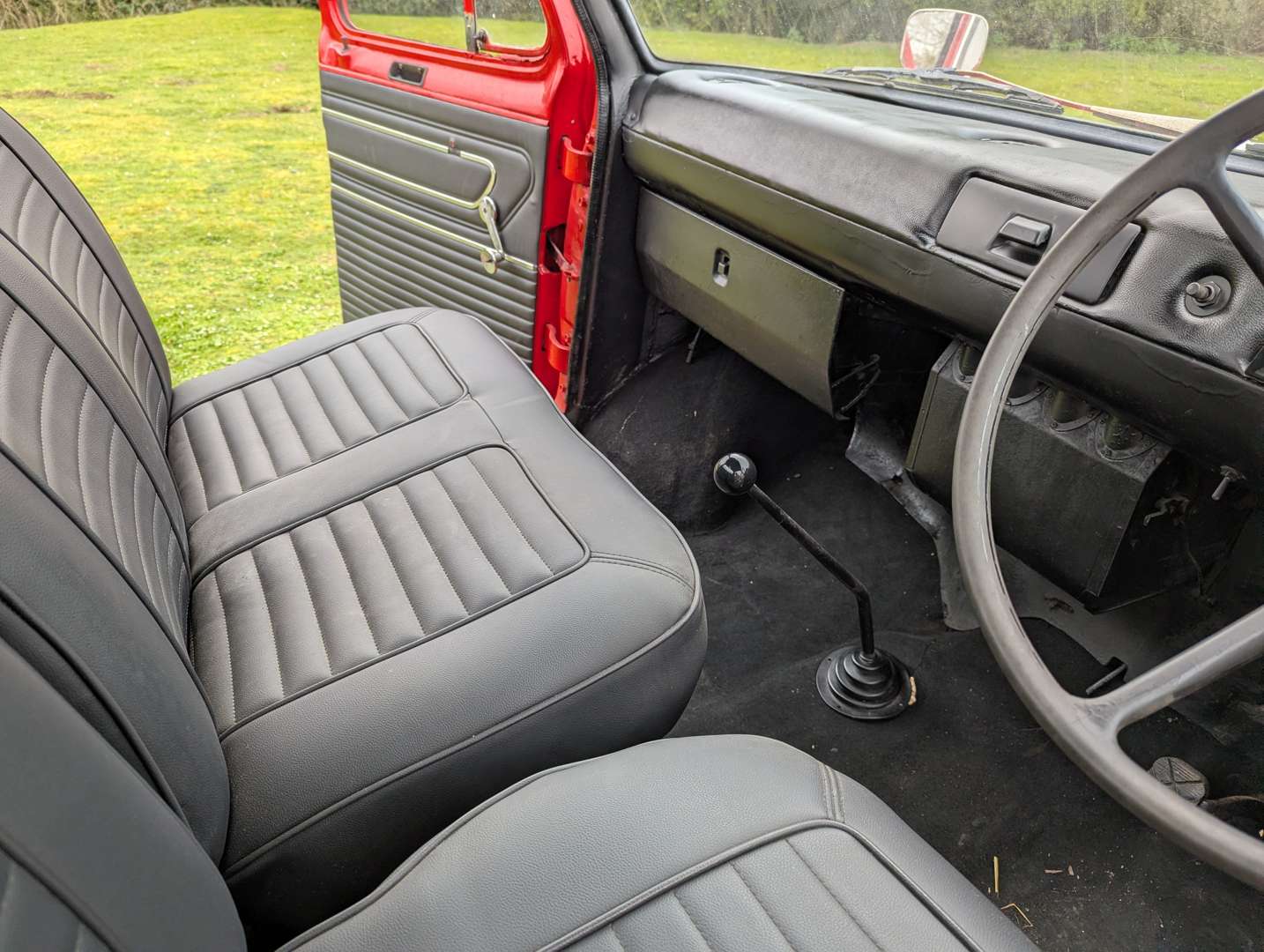 <p>1972 FORD TRANSIT PICK-UP</p>